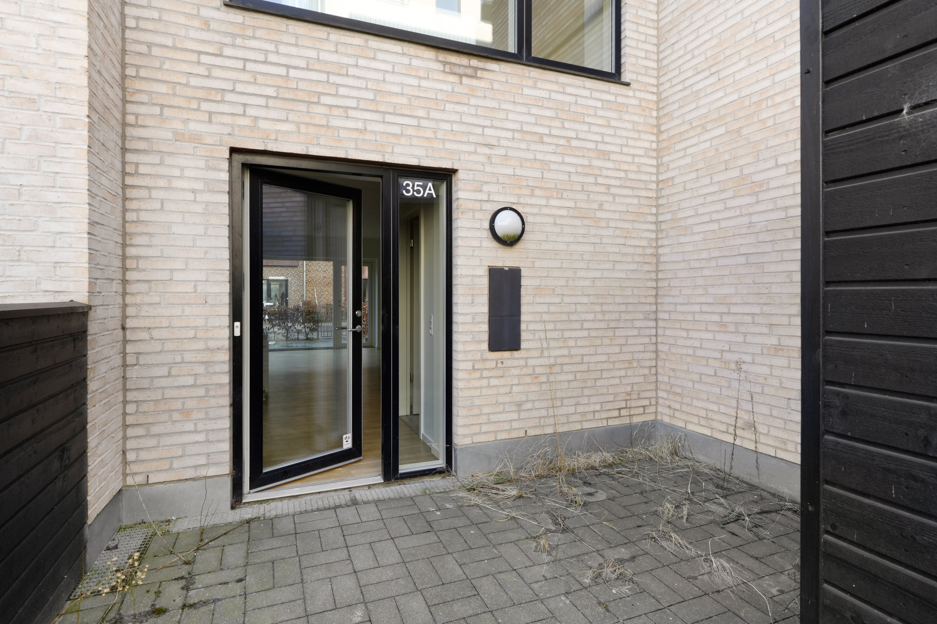 Fremhævet facade billede i fuldskærmstilstand. Billede af Richard Mortensens Vej 35A, 2300 København S