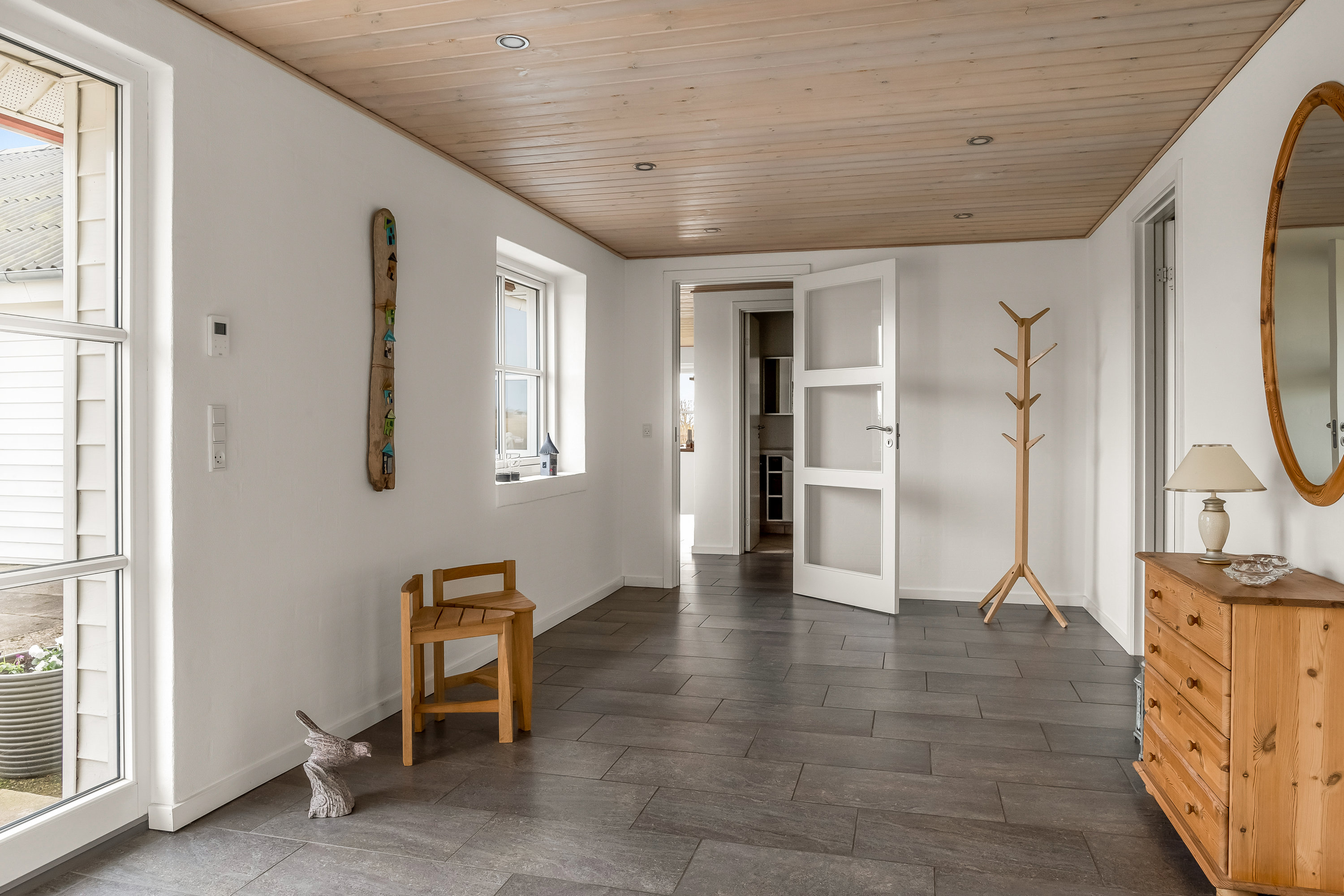 Fremhævet hall billede i fuldskærmstilstand. Billede af Knakkervej 68, Dybe, 7620 Lemvig