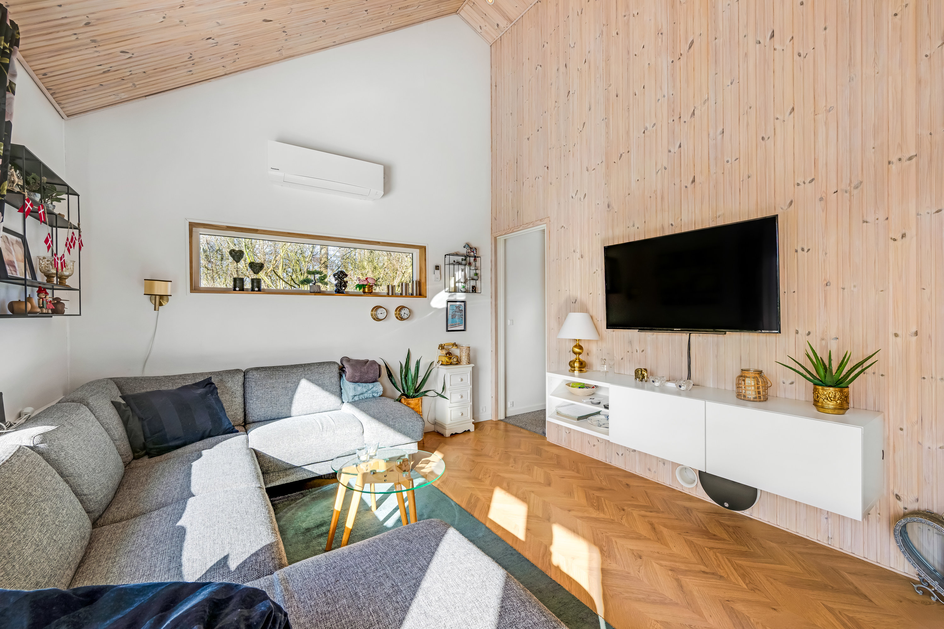 Fremhævet stue billede i fuldskærmstilstand. Billede af Bork Hytteby 103, Bork Havn, 6893 Hemmet