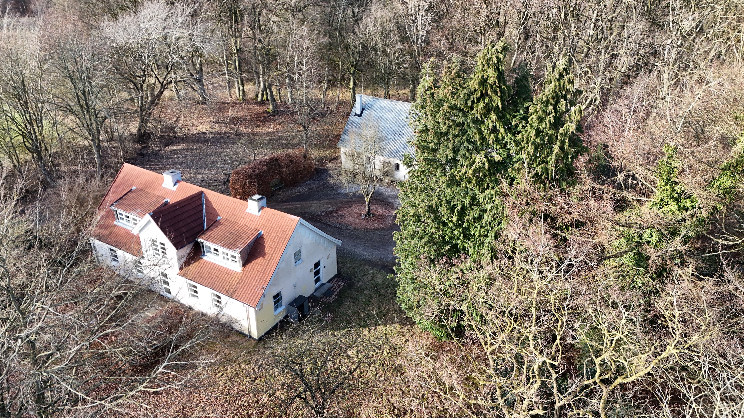 Fremhævet drone billede i fuldskærmstilstand. Billede af Cecilieborgvej 4, Katbjerg, 9550 Mariager