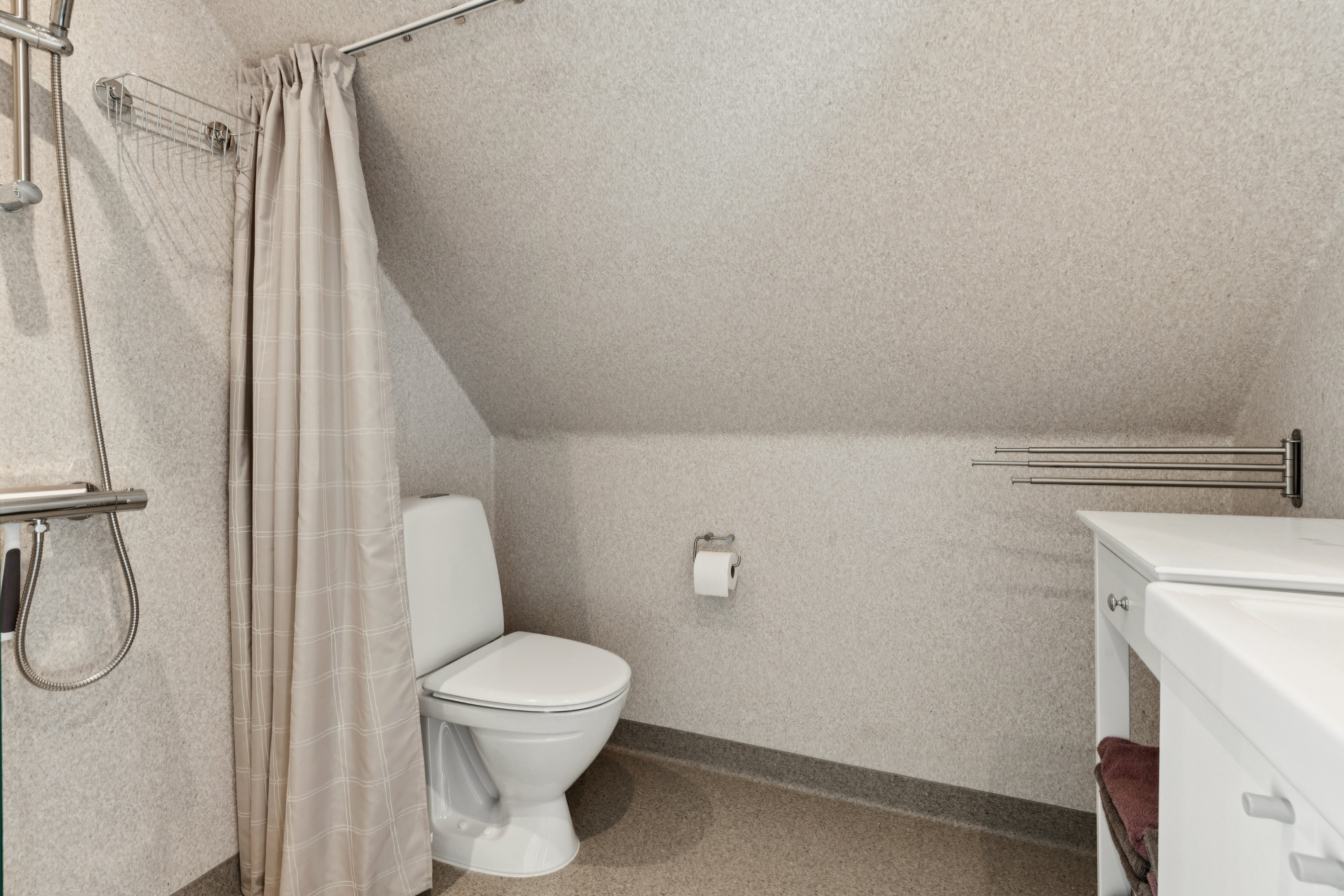 Fremhævet badeværelse billede i fuldskærmstilstand. Billede af Gammel Kirkevej 6, 9530 Støvring