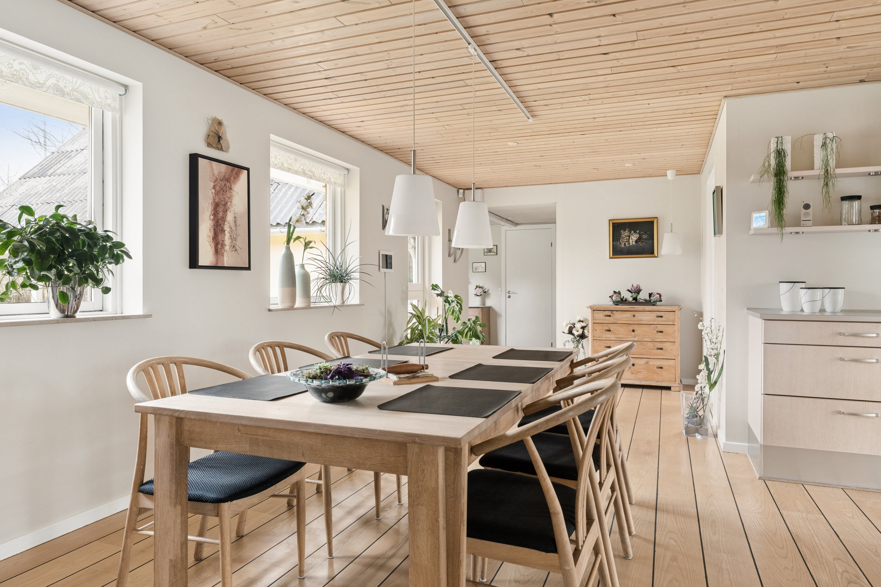 Fremhævet køkken-alrum billede i fuldskærmstilstand. Billede af Gammel Kirkevej 6, 9530 Støvring