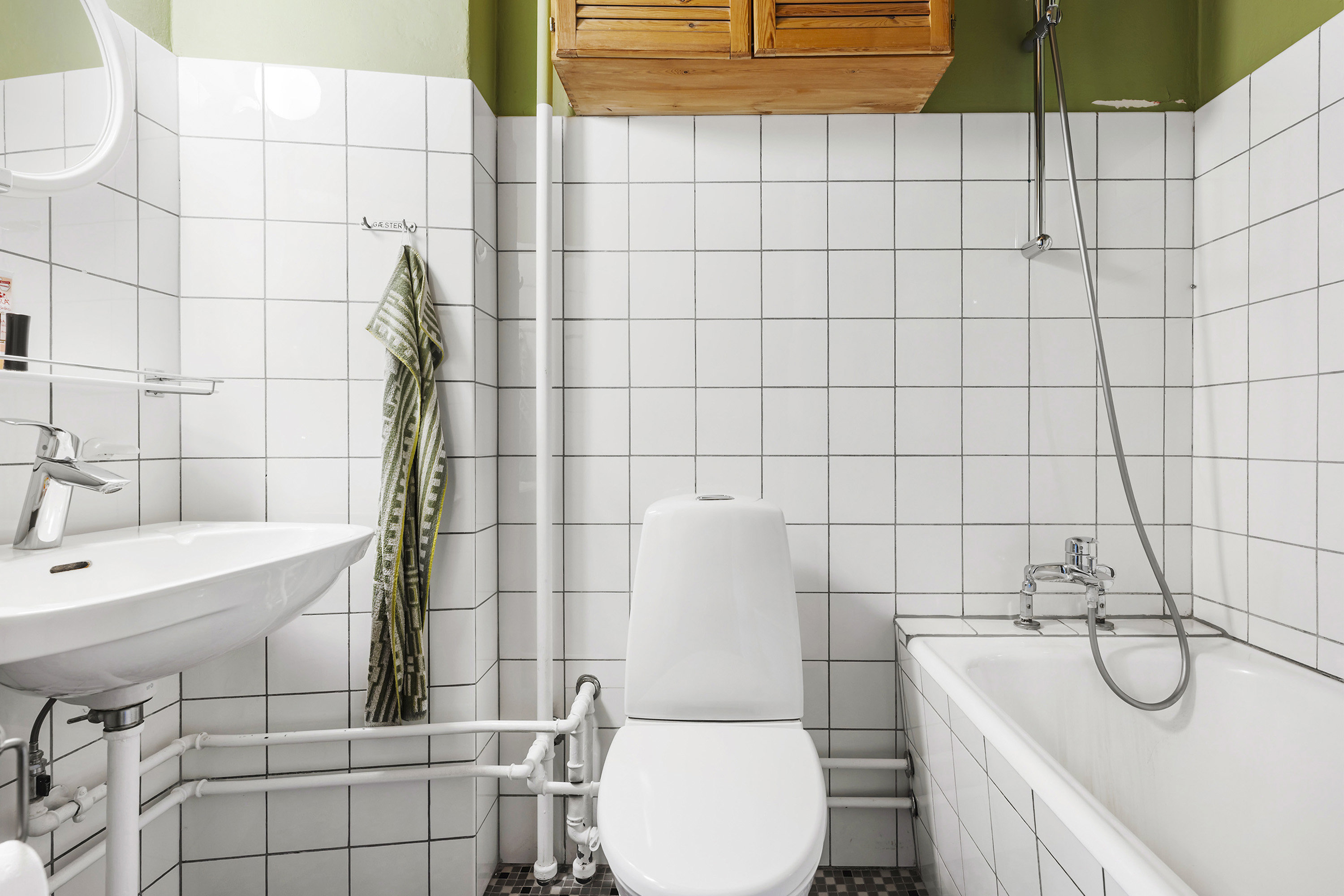 Fremhævet badeværelse billede i fuldskærmstilstand. Billede af Rudersdalsvej 102, 2. th., Øverød, 2840 Holte