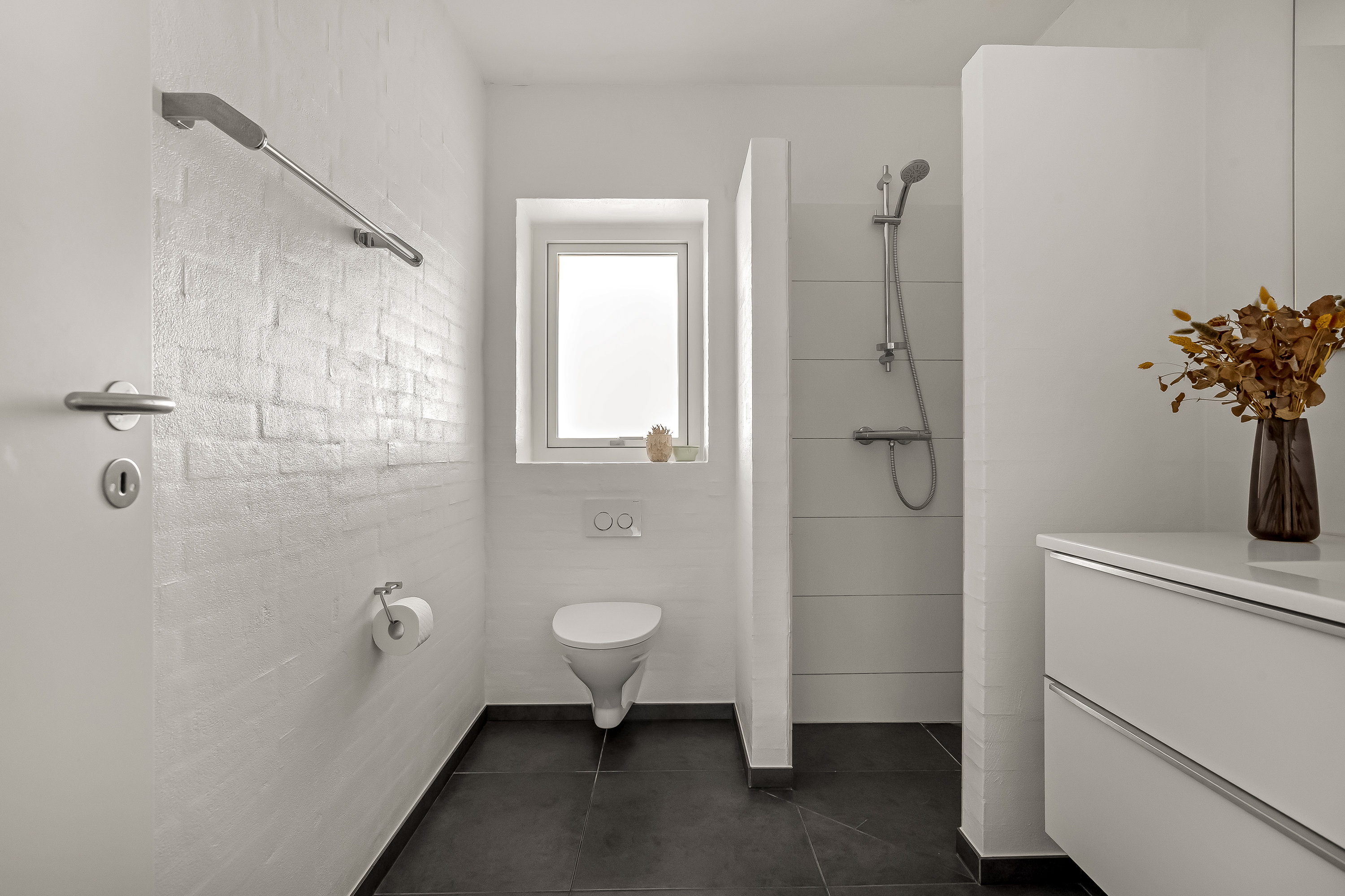 Fremhævet badeværelse billede i fuldskærmstilstand. Billede af Kusken 33, Mejrup, 7500 Holstebro