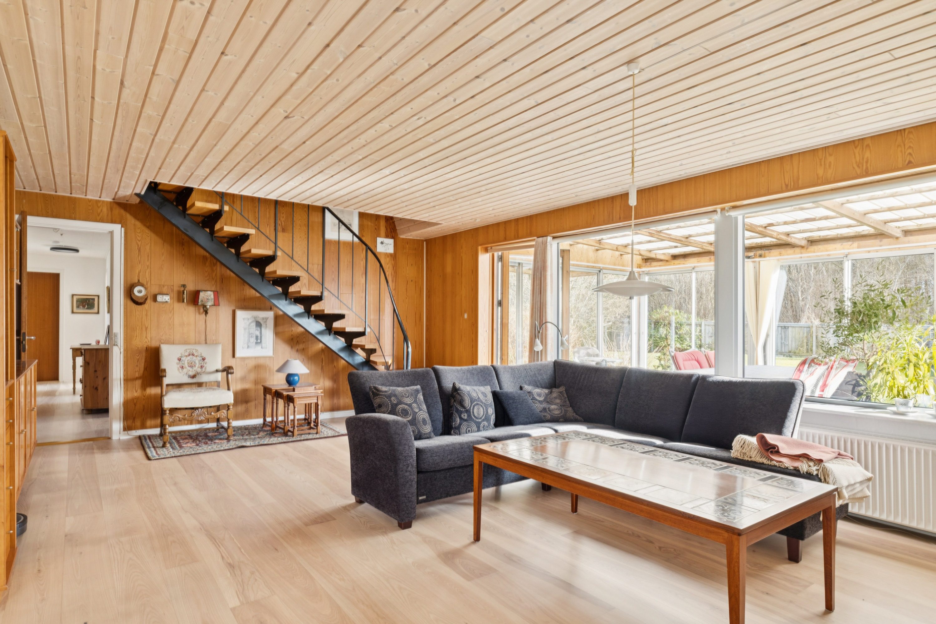 Fremhævet stue billede i fuldskærmstilstand. Billede af Topasvej 27, 8541 Skødstrup