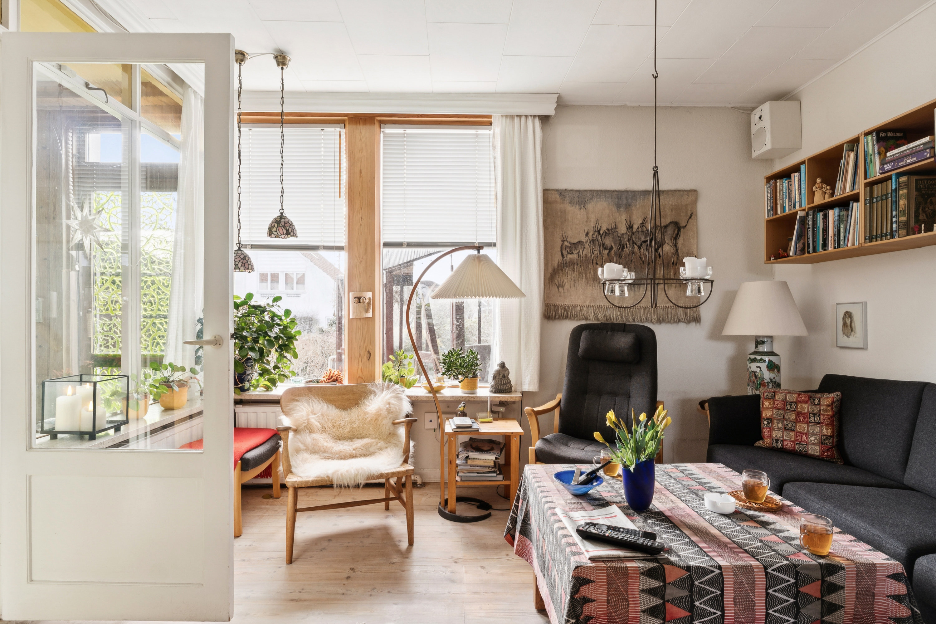 Fremhævet stue billede i fuldskærmstilstand. Billede af Åbjergvej 12F, 2720 Vanløse