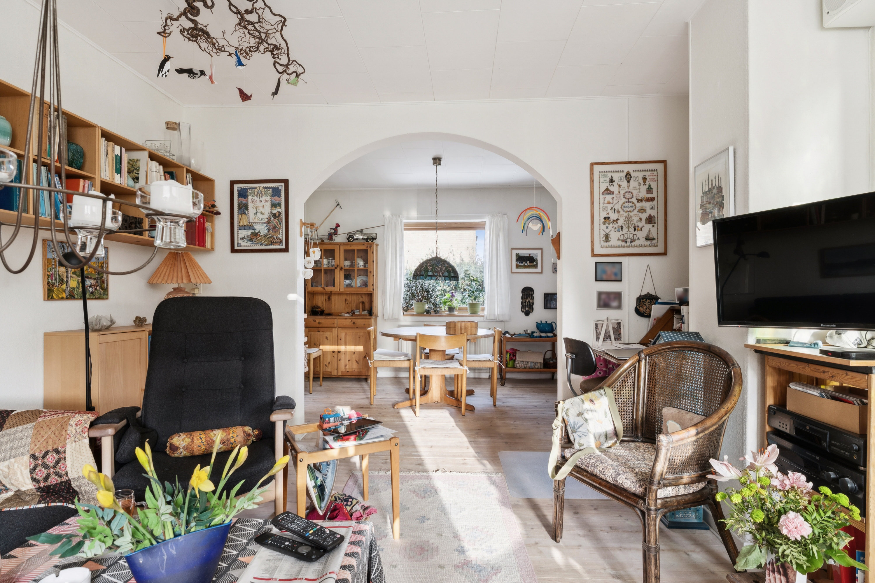 Fremhævet stue billede i fuldskærmstilstand. Billede af Åbjergvej 12F, 2720 Vanløse