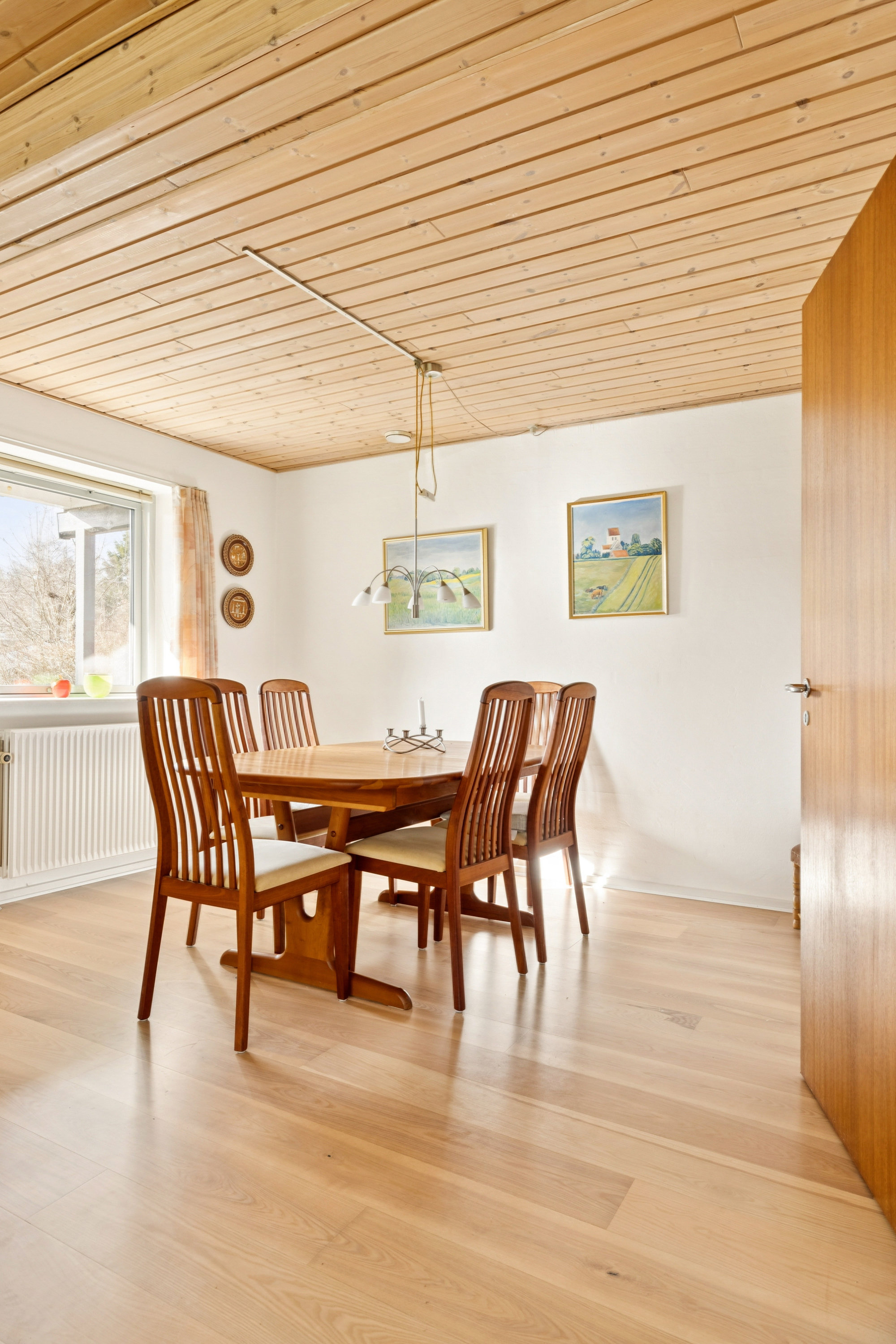 Fremhævet stue billede i fuldskærmstilstand. Billede af Topasvej 27, 8541 Skødstrup