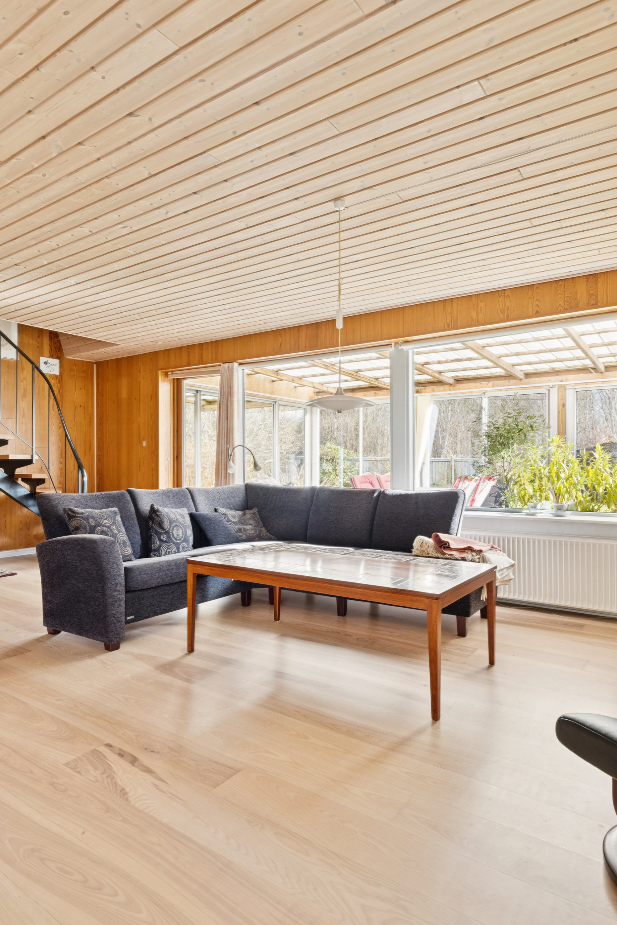 Fremhævet stue billede i fuldskærmstilstand. Billede af Topasvej 27, 8541 Skødstrup