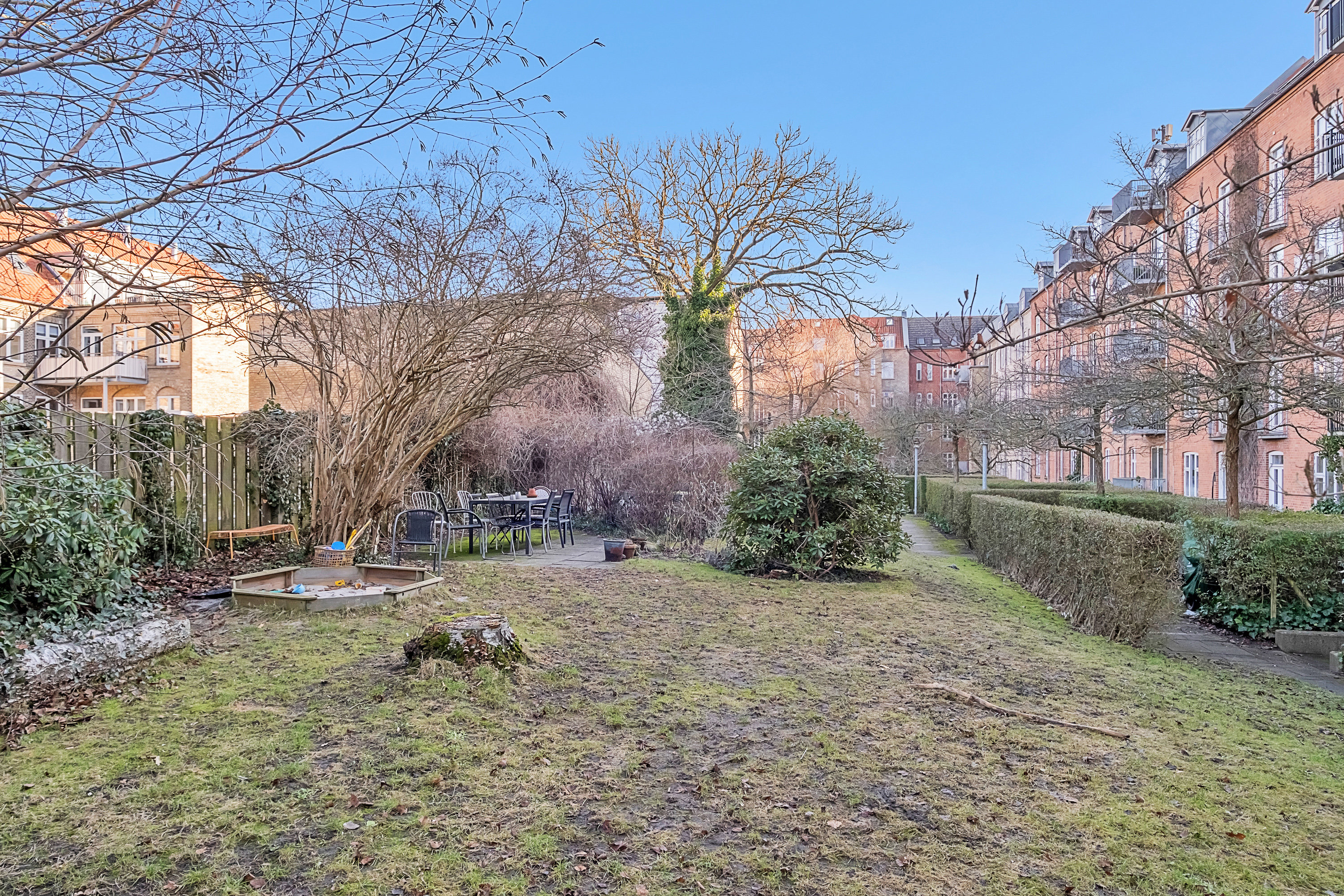 Fremhævet gårdmiljø billede i fuldskærmstilstand. Billede af Odensegade 40, st.., 8000 Aarhus C