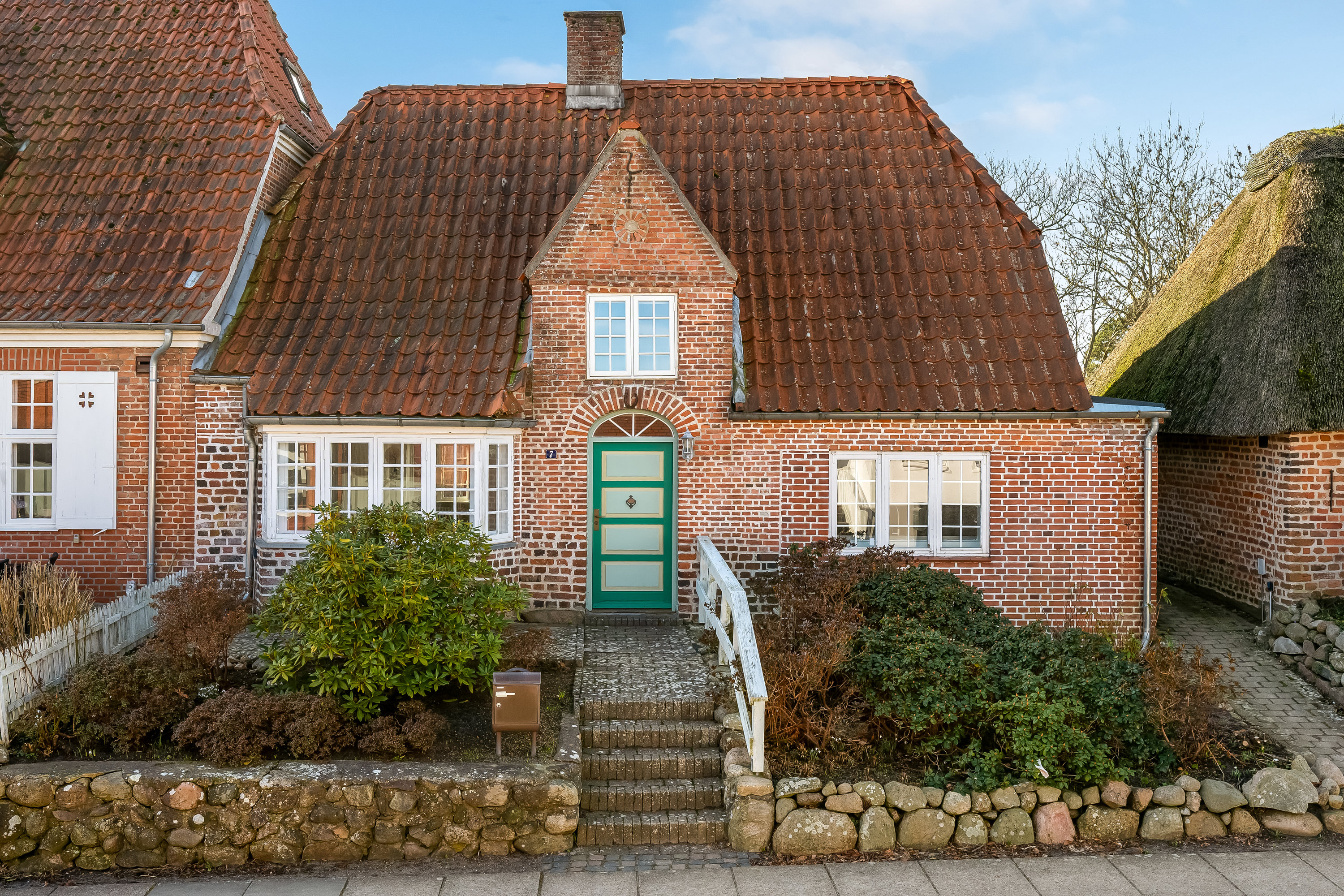 Fremhævet facade billede i fuldskærmstilstand. Billede af Sønderbyvej 7, Møgeltønder, 6270 Tønder