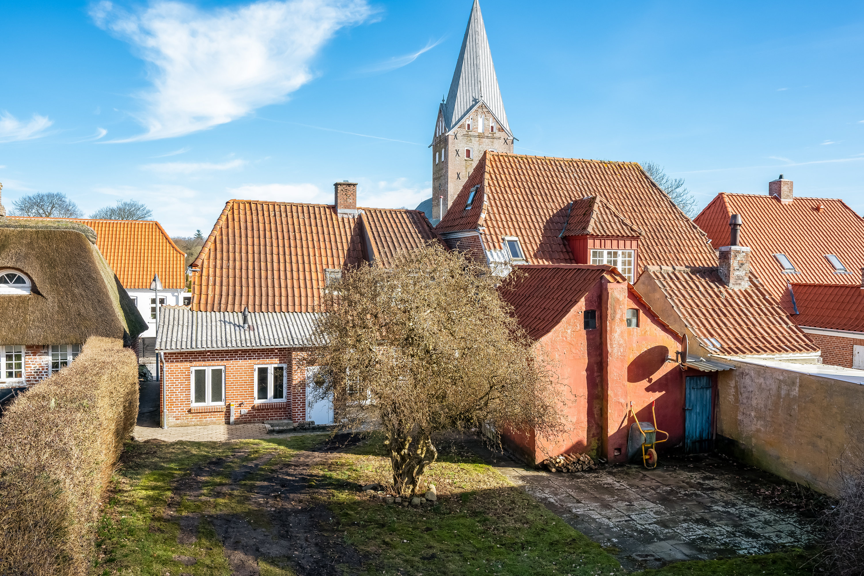 Fremhævet facade billede i fuldskærmstilstand. Billede af Sønderbyvej 7, Møgeltønder, 6270 Tønder