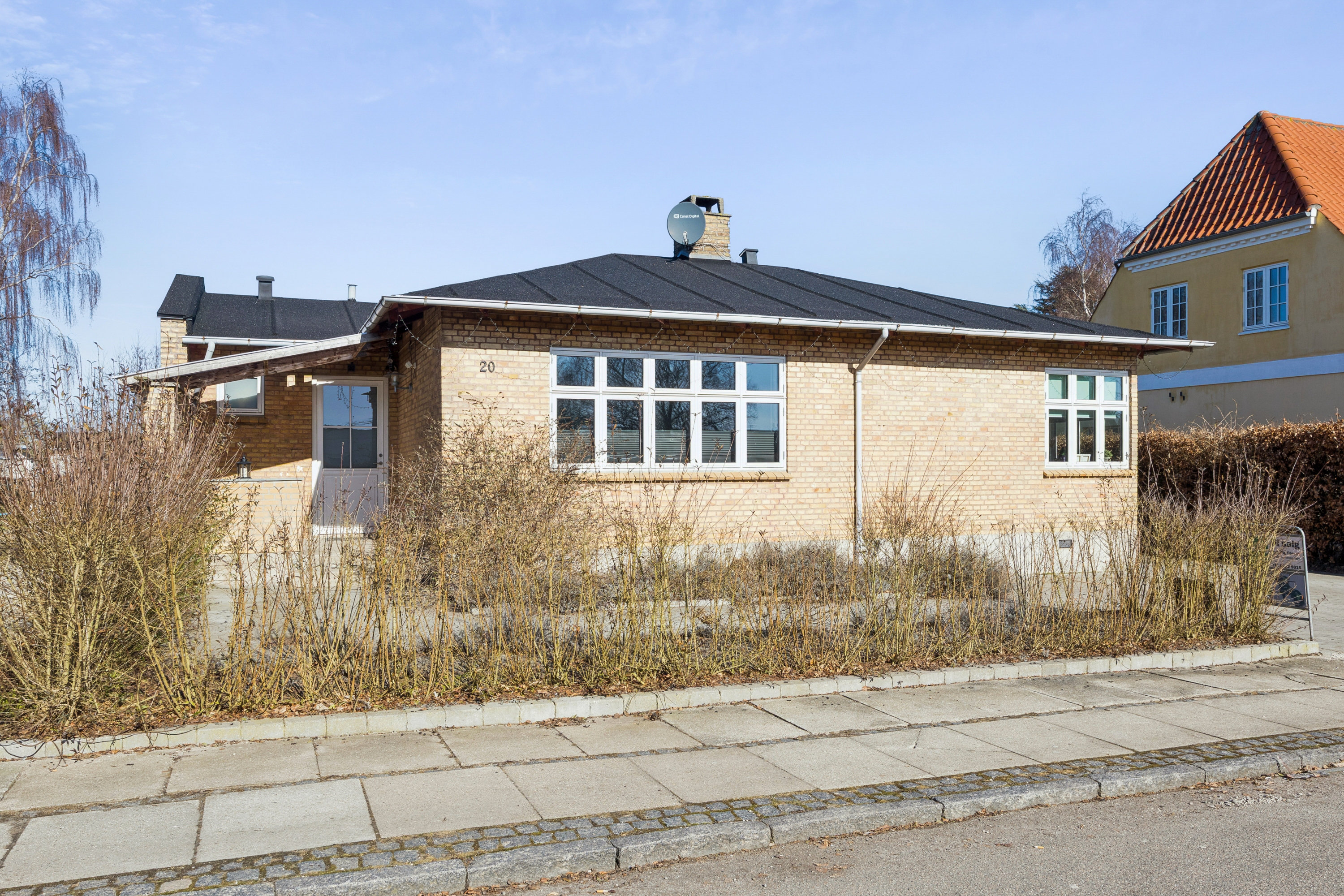 Fremhævet facade billede i fuldskærmstilstand. Billede af Chr. Richtersgade 20, 4660 Store Heddinge