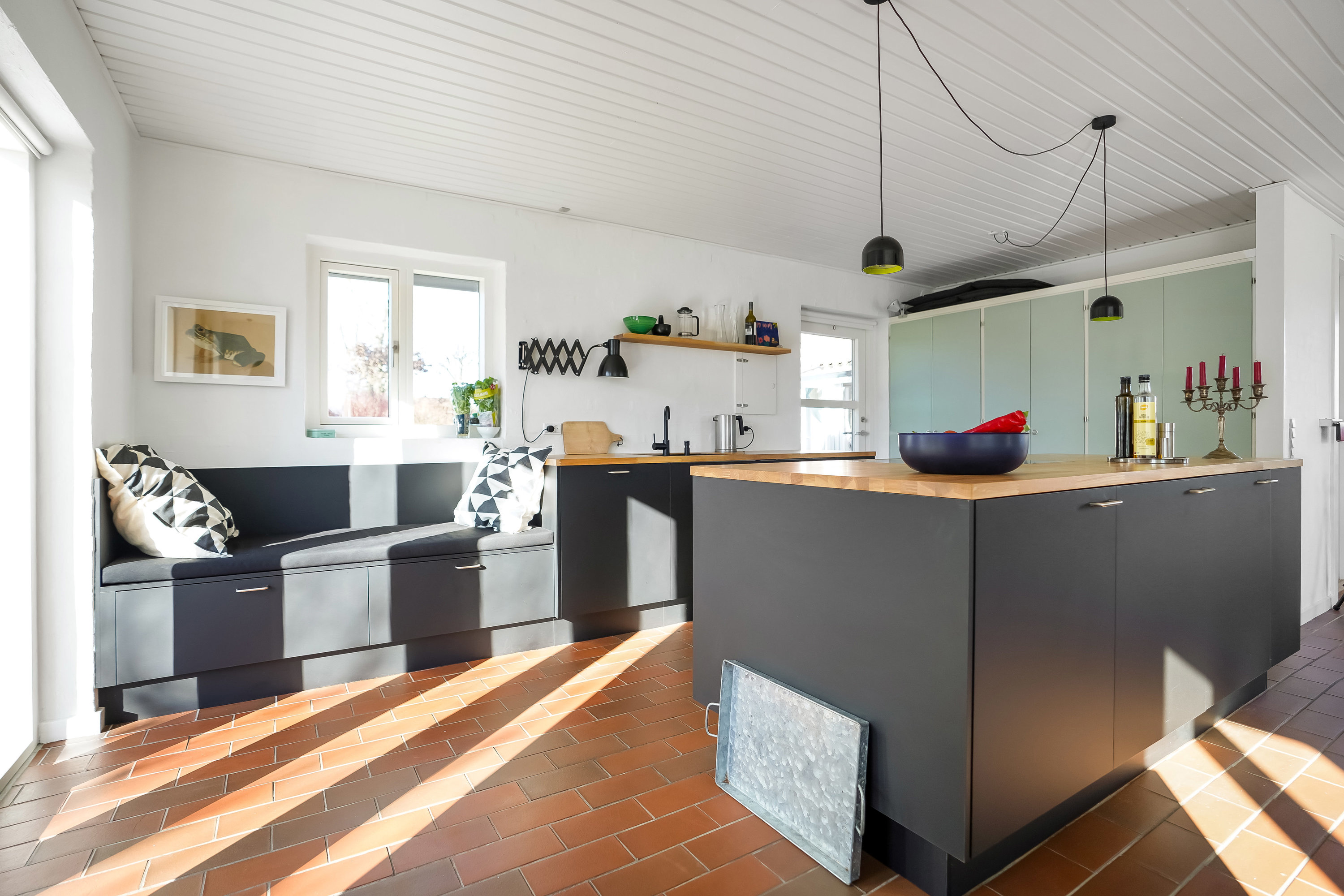 Fremhævet køkken billede i fuldskærmstilstand. Billede af Daadyrvænget 8, Båring Ege, 5466 Asperup