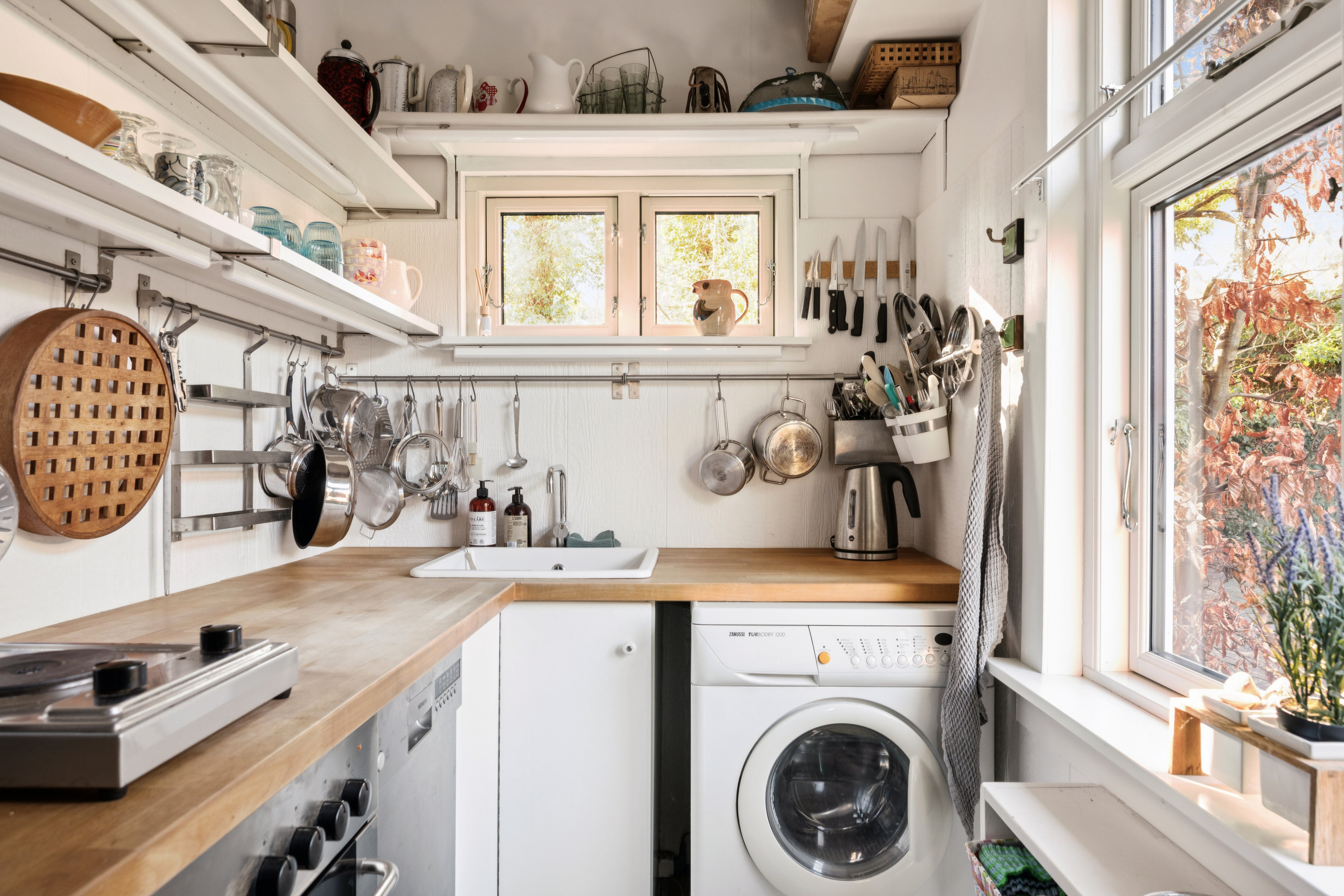 Fremhævet køkken billede i fuldskærmstilstand. Billede af Molsvej 124, Femmøller, 8400 Ebeltoft