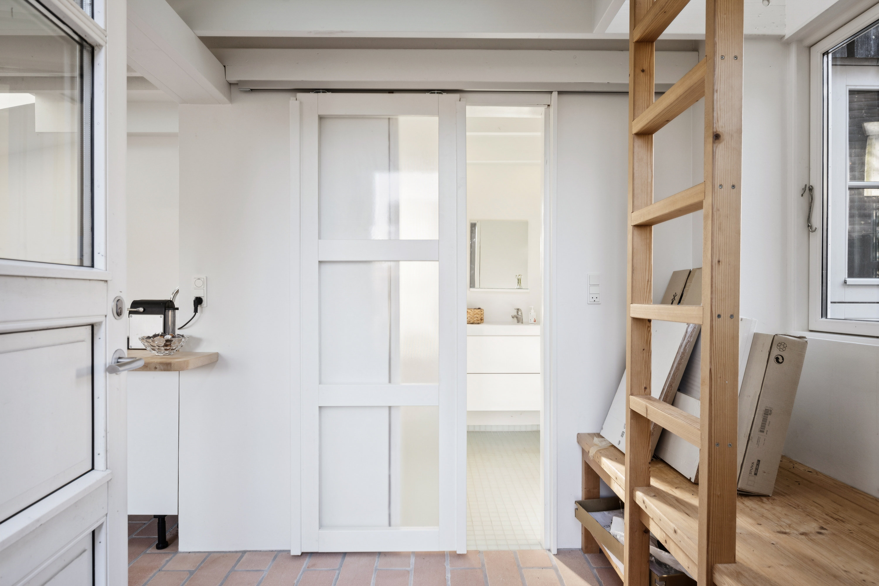 Fremhævet gang billede i fuldskærmstilstand. Billede af Molsvej 124, Femmøller, 8400 Ebeltoft