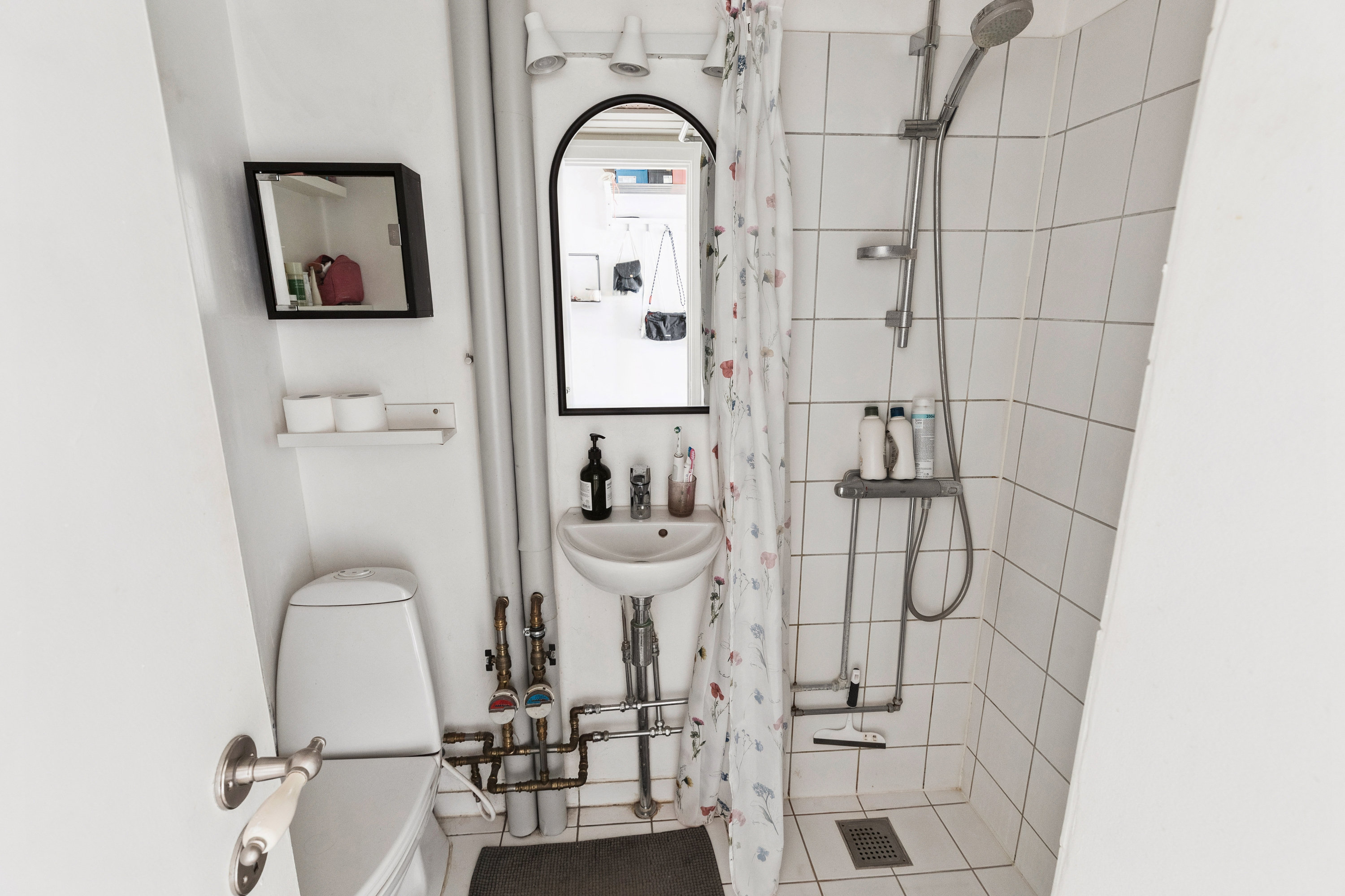 Fremhævet badeværelse billede i fuldskærmstilstand. Billede af Ålekistevej 34, st.. 1., 2720 Vanløse