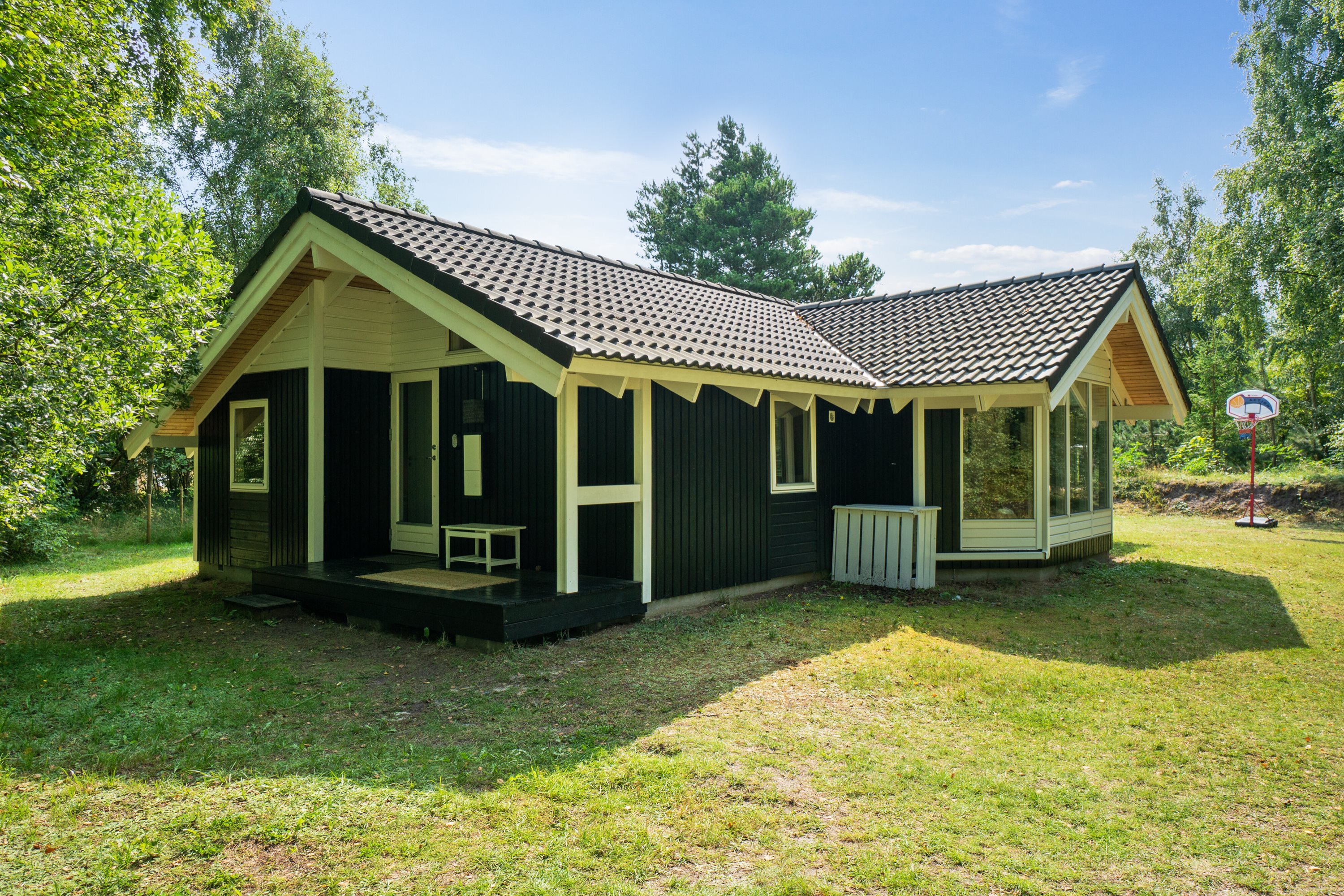 Fremhævet set fra haven billede i fuldskærmstilstand. Billede af Koglevænget 12, Stenstrup, 4573 Højby