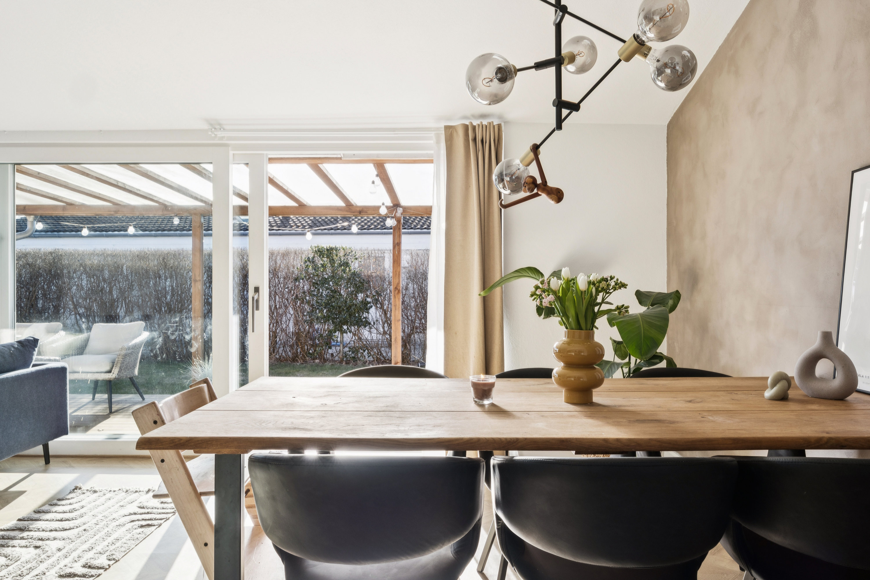 Fremhævet stue billede i fuldskærmstilstand. Billede af Tranegilde Strandvej 72, 2635 Ishøj