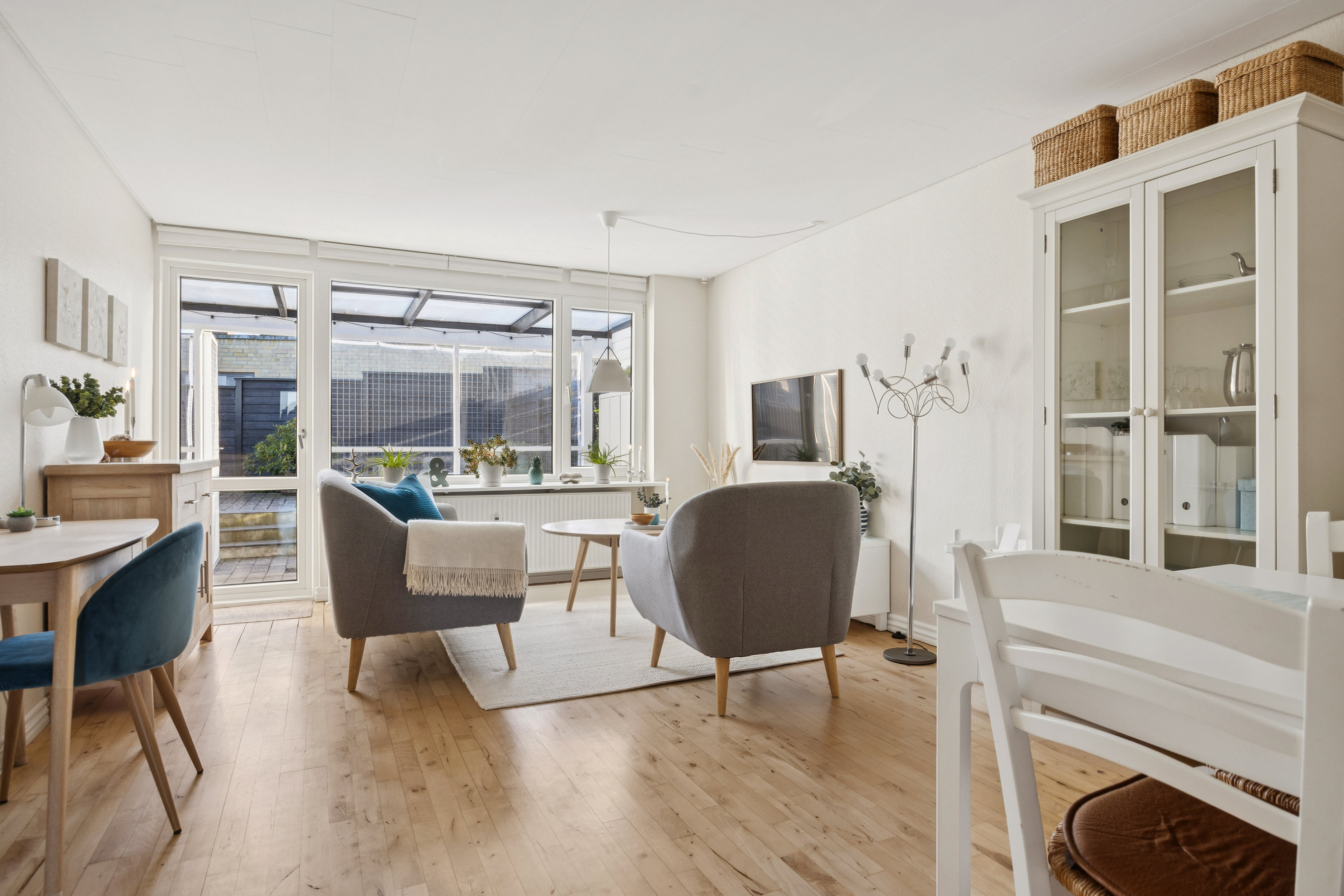 Fremhævet stue billede i fuldskærmstilstand. Billede af Elverhøj 4B, 9400 Nørresundby