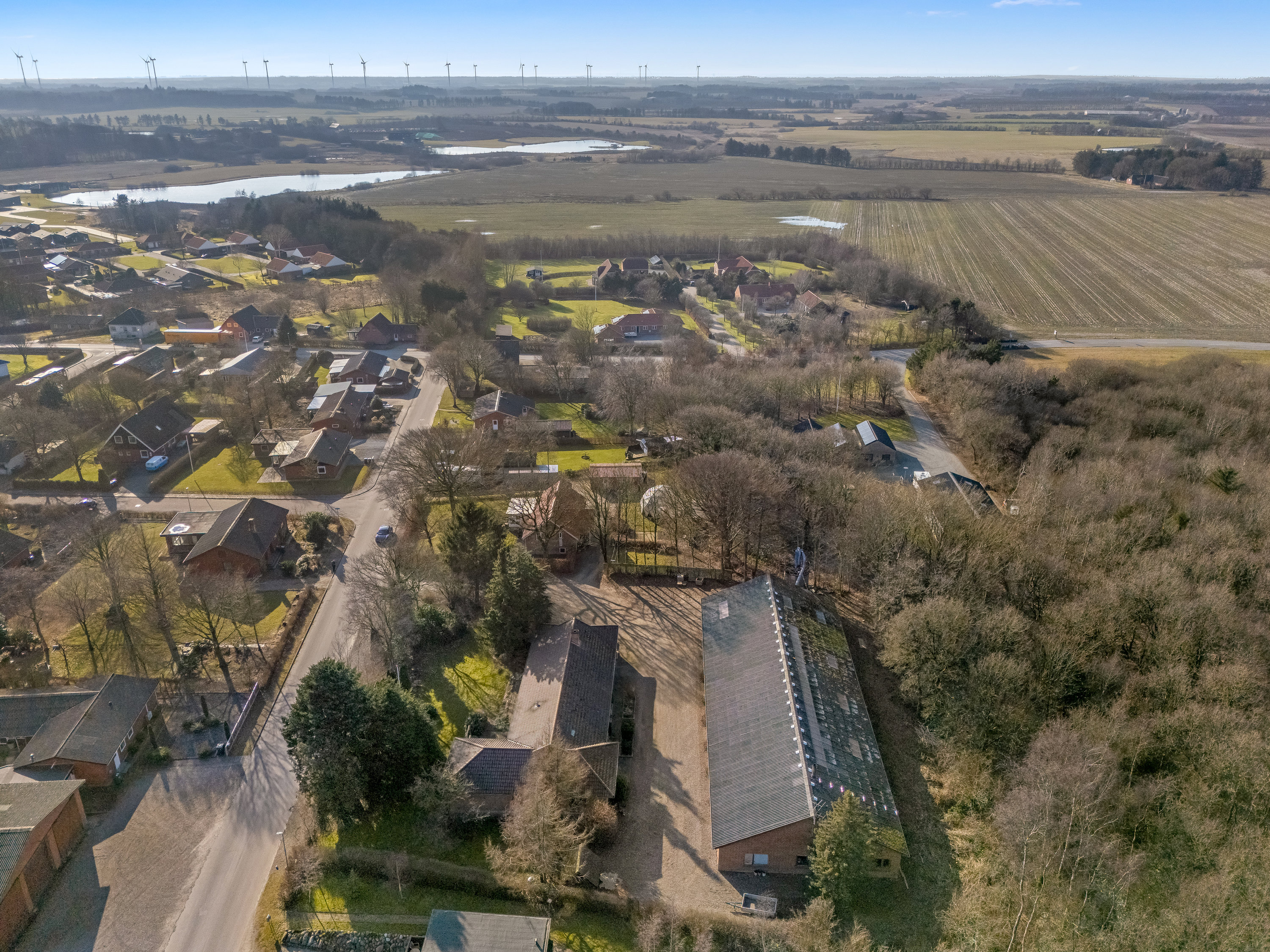 Fremhævet luftfoto billede i fuldskærmstilstand. Billede af Skovbrynet 11, Ølstrup, 6950 Ringkøbing