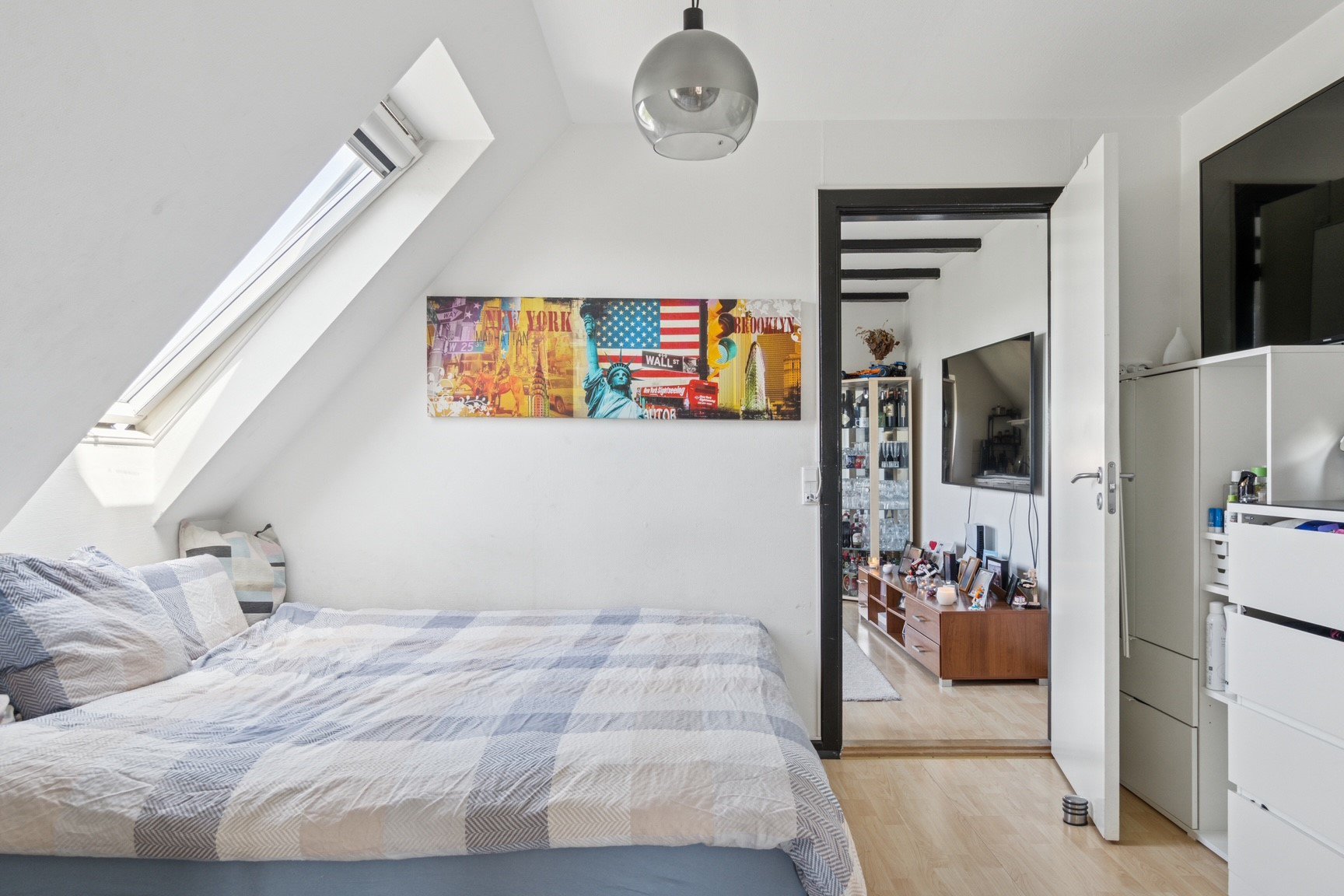 Fremhævet  billede i fuldskærmstilstand. Billede af Østvej 5, 2. th., Esbønderup, 3230 Græsted