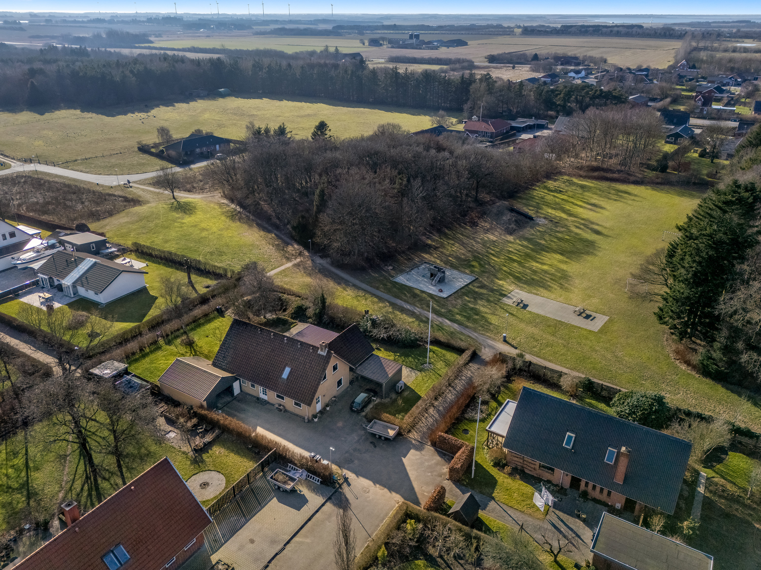 Fremhævet luftfoto billede i fuldskærmstilstand. Billede af Hjortevej 7, Hee, 6950 Ringkøbing