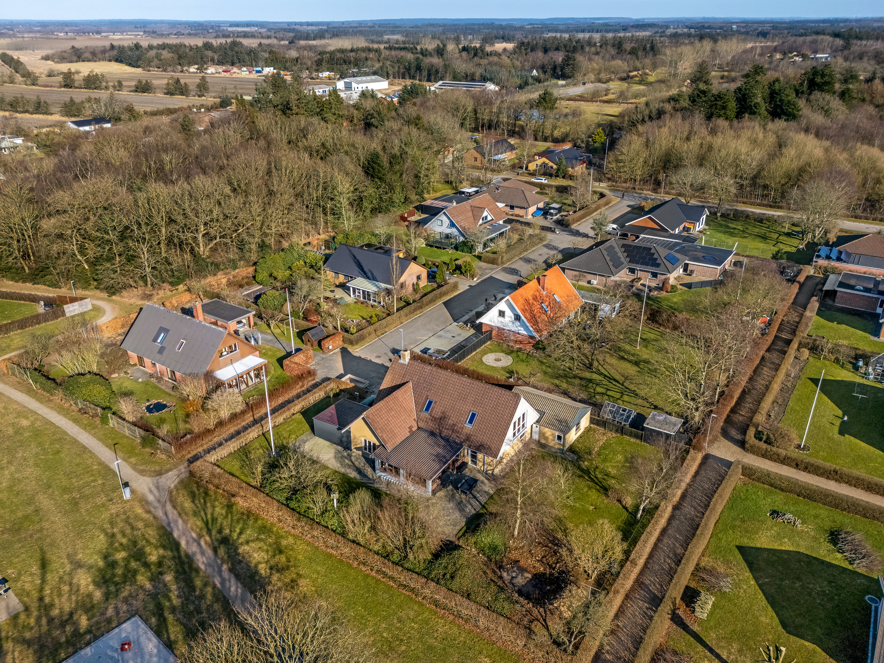 Fremhævet luftfoto billede i fuldskærmstilstand. Billede af Hjortevej 7, Hee, 6950 Ringkøbing