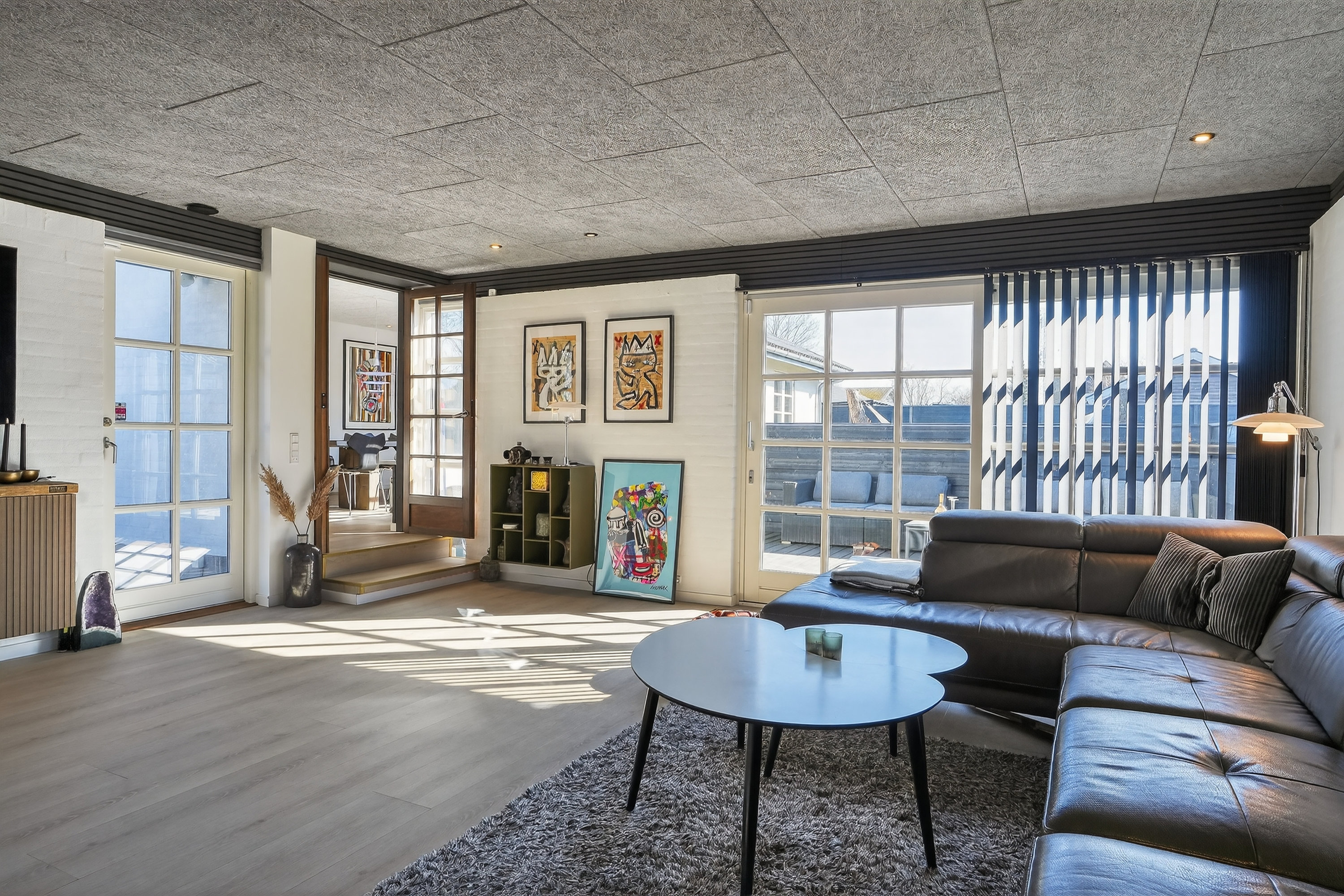 Fremhævet stue billede i fuldskærmstilstand. Billede af Nørrevej 5, 2690 Karlslunde