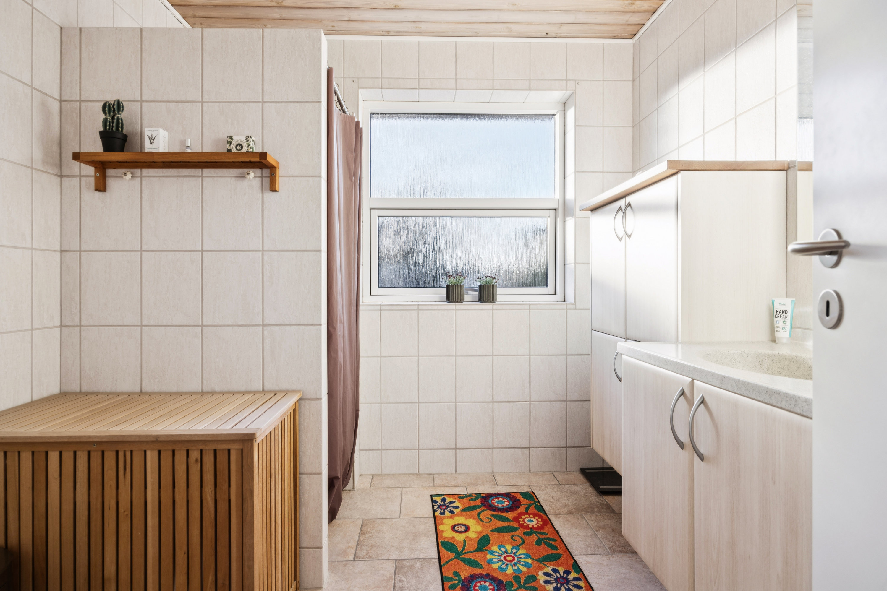 Fremhævet badeværelse billede i fuldskærmstilstand. Billede af Østervang 20, 9362 Gandrup