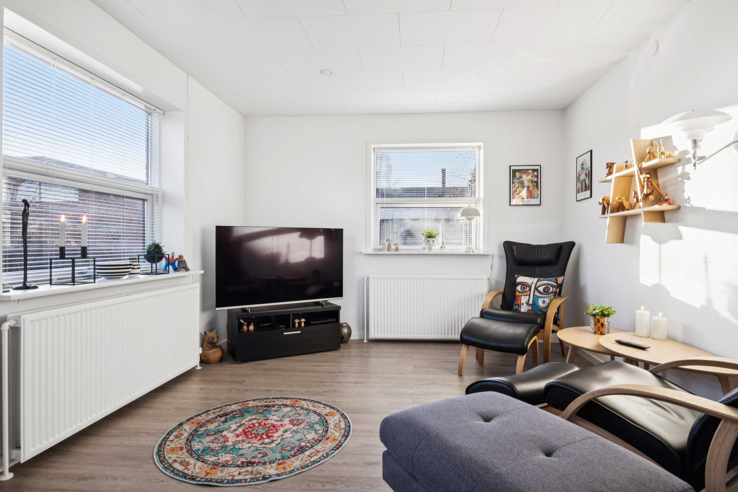 Fremhævet stue billede i fuldskærmstilstand. Billede af Østervang 20, 9362 Gandrup