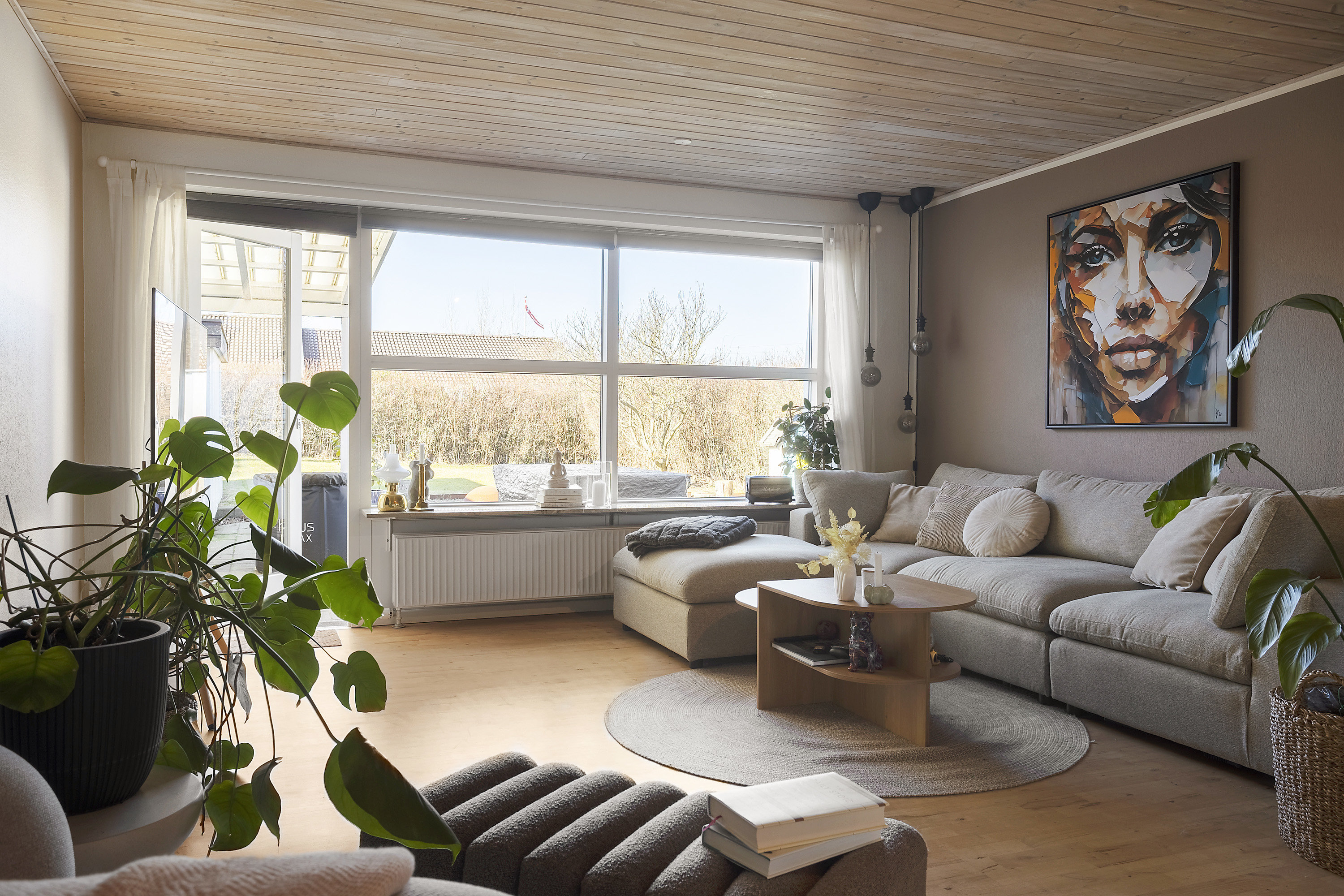 Fremhævet stue billede i fuldskærmstilstand. Billede af Julivænget 39, Bramdrupdam, 6000 Kolding