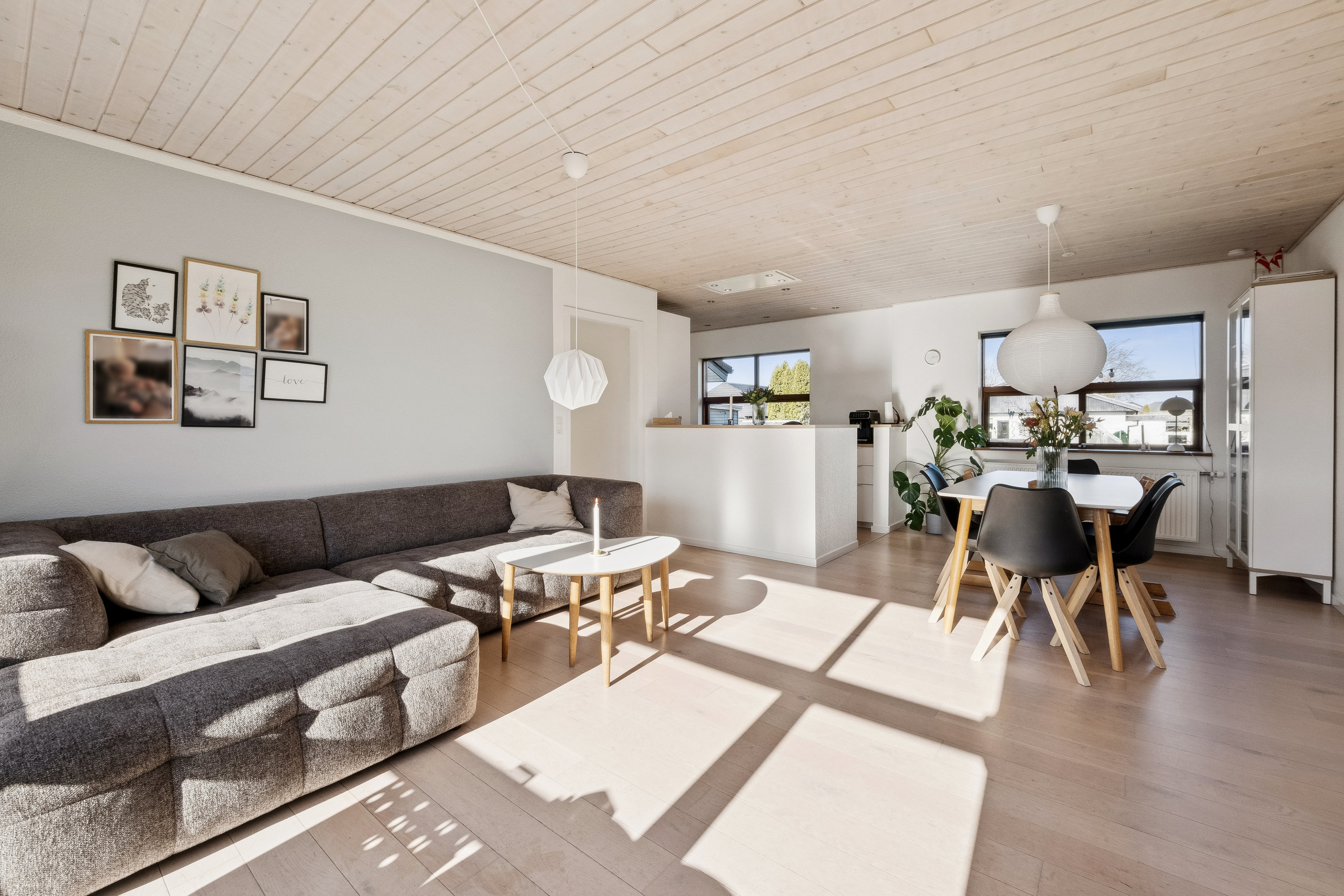 Fremhævet stue billede i fuldskærmstilstand. Billede af Birkevej 1, Nr. Søby, 7840 Højslev