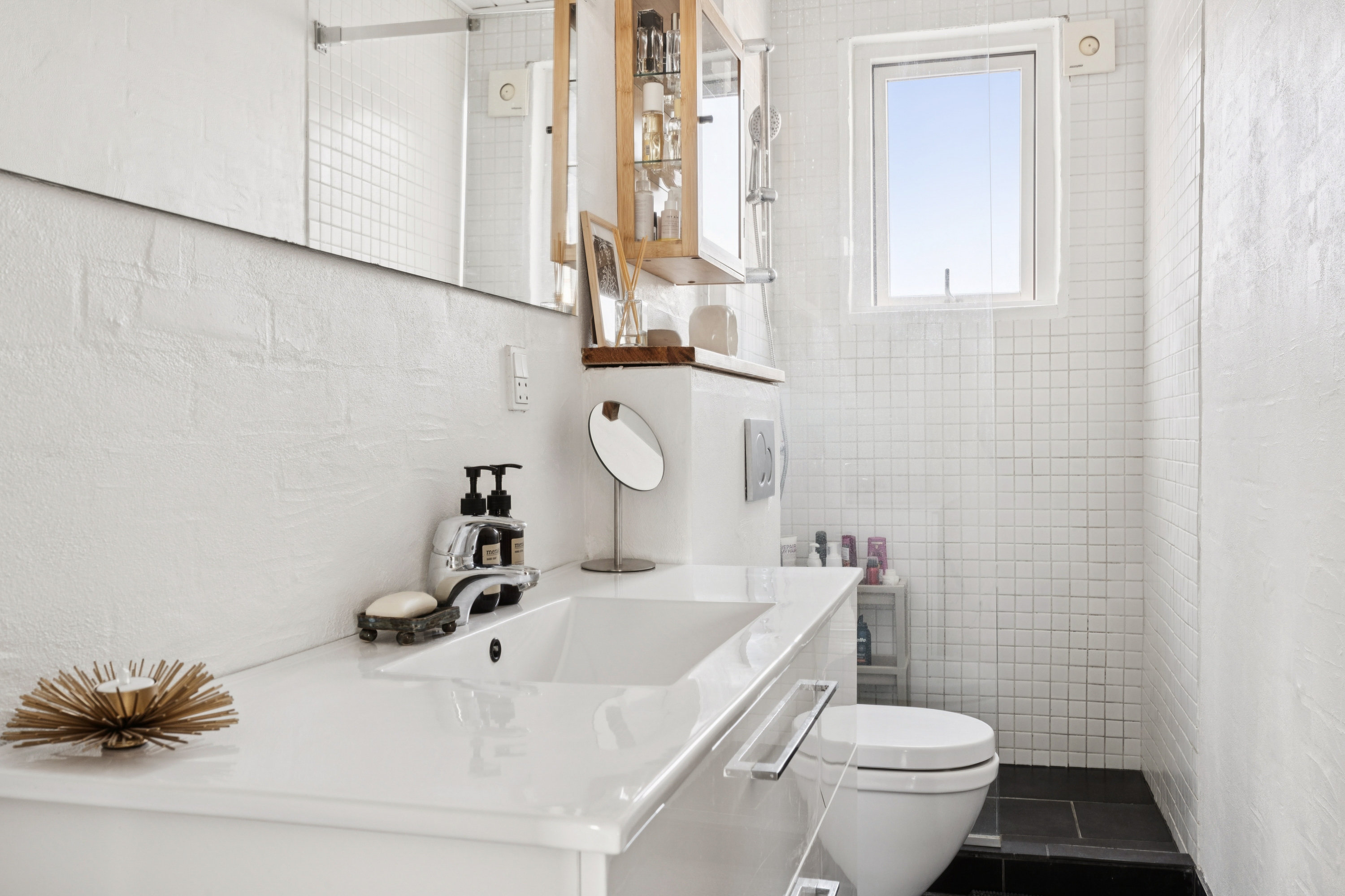 Fremhævet badeværelse billede i fuldskærmstilstand. Billede af Hobrovej 44, 2. th., 9000 Aalborg