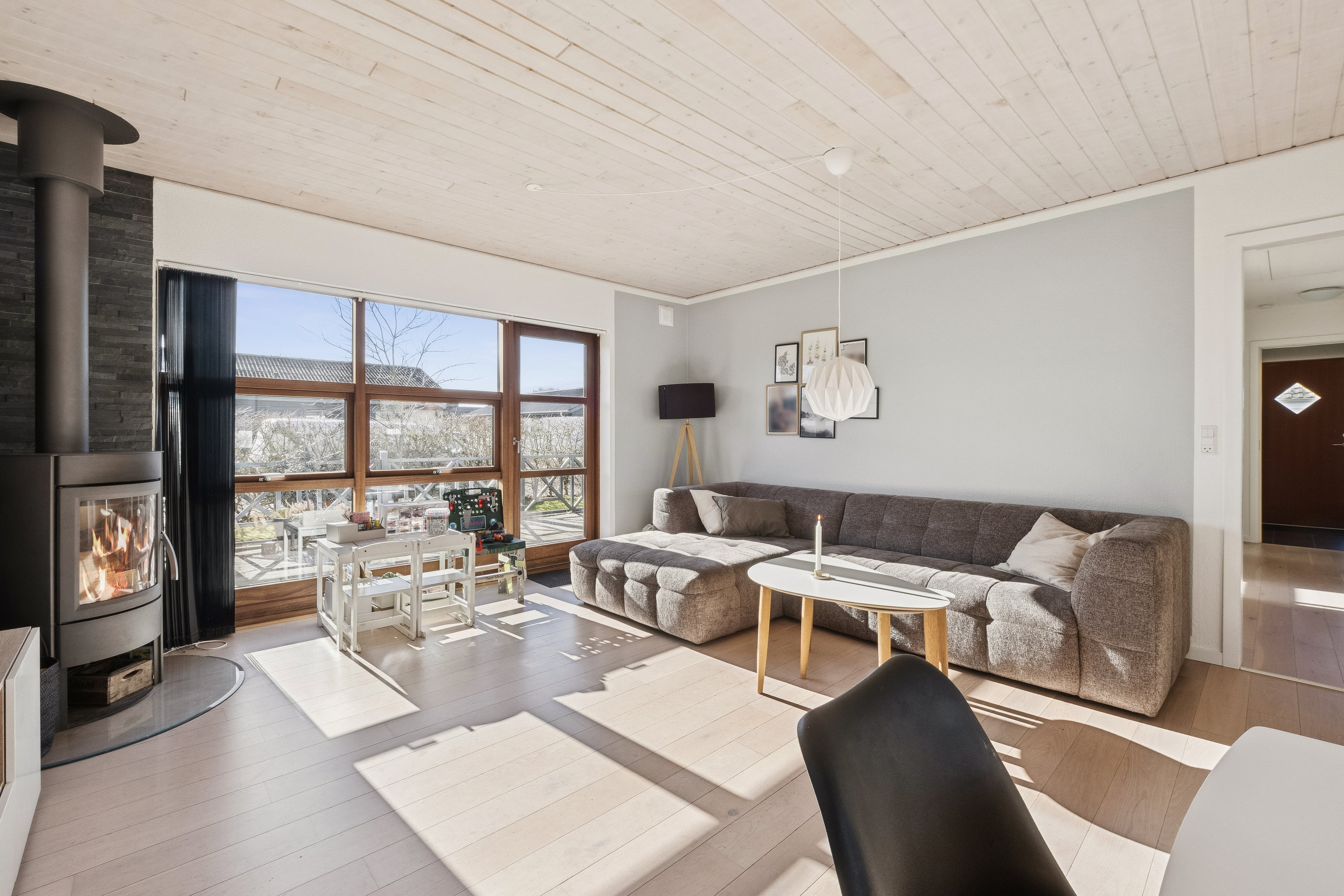 Fremhævet stue billede i fuldskærmstilstand. Billede af Birkevej 1, Nr. Søby, 7840 Højslev