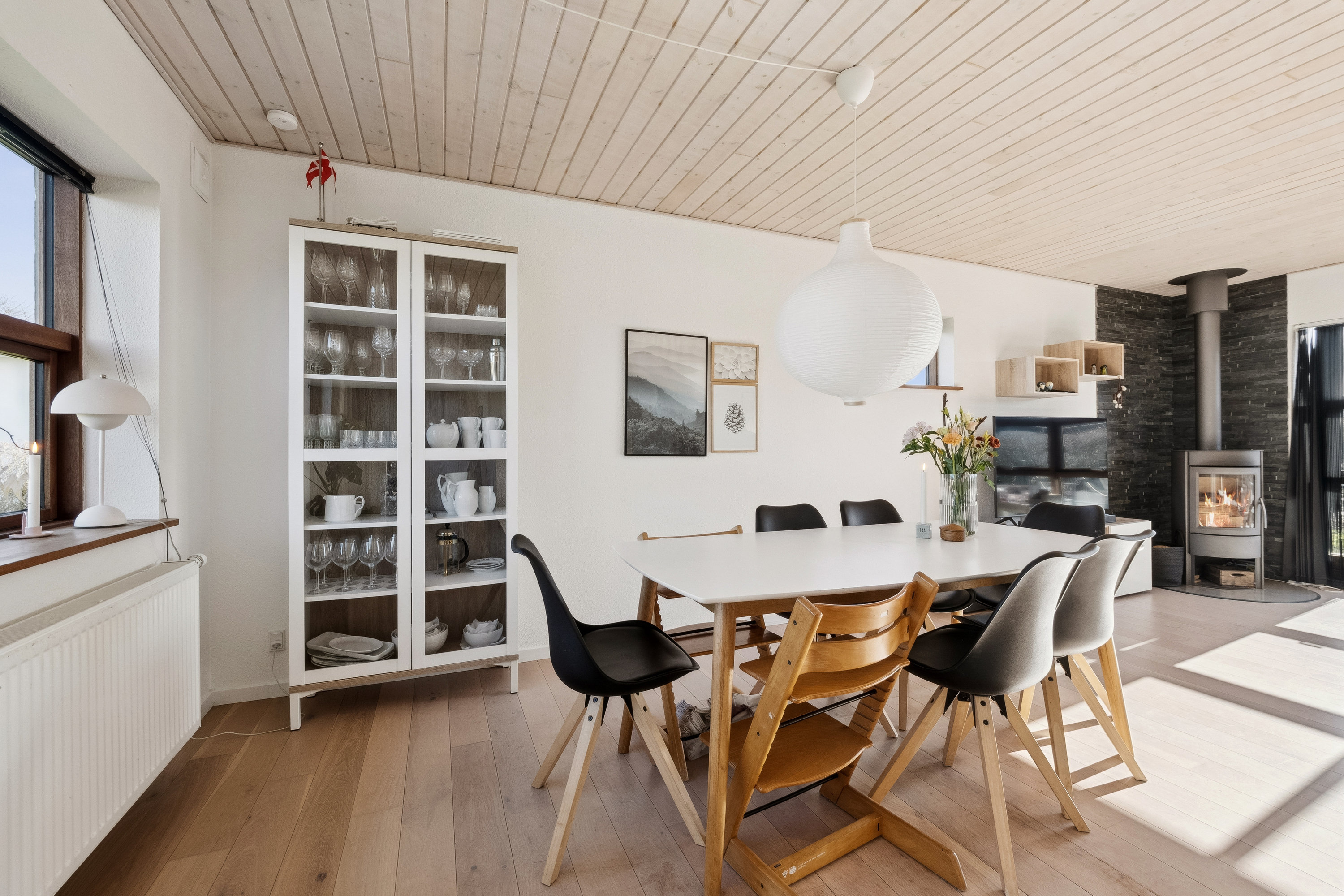 Fremhævet stue billede i fuldskærmstilstand. Billede af Birkevej 1, Nr. Søby, 7840 Højslev