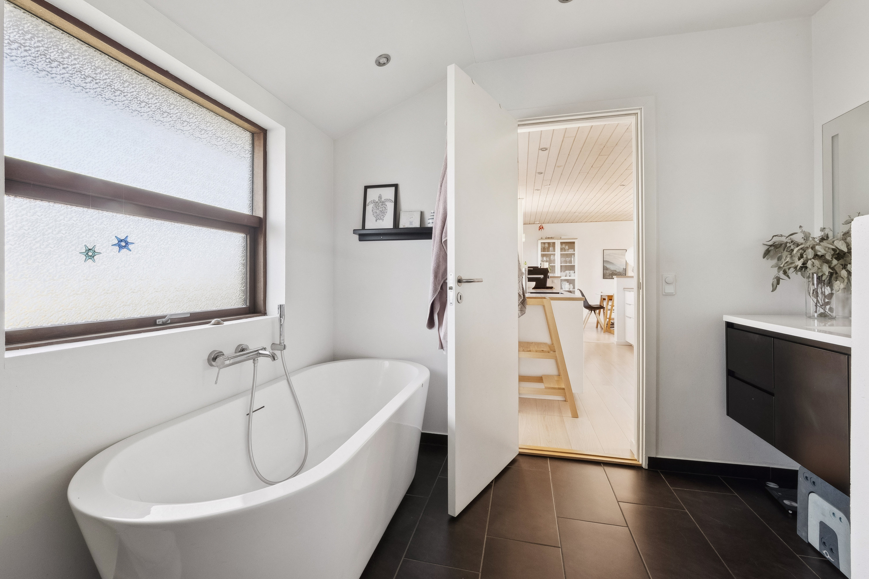 Fremhævet badeværelse billede i fuldskærmstilstand. Billede af Birkevej 1, Nr. Søby, 7840 Højslev