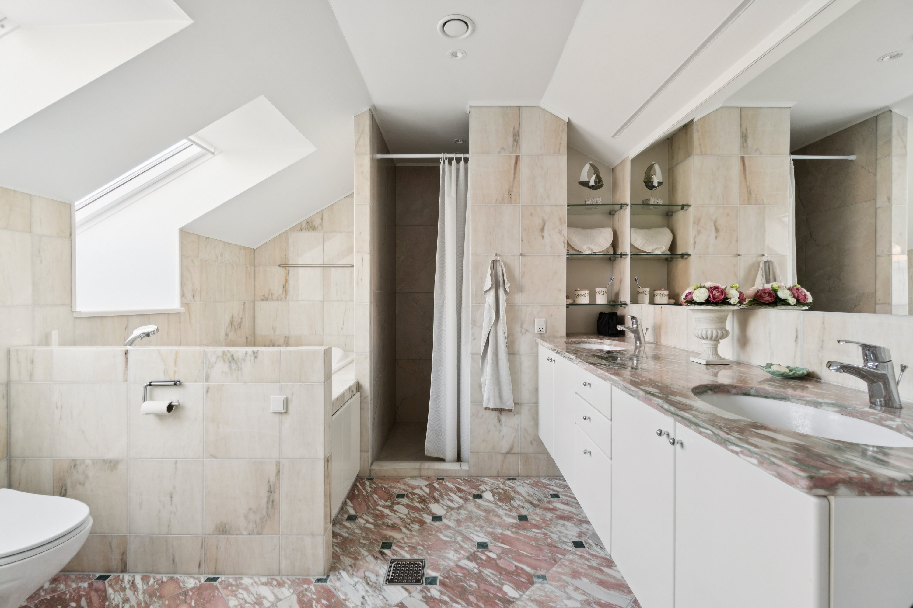 Fremhævet badeværelse billede i fuldskærmstilstand. Billede af Asmildhøjen 2A, 8800 Viborg