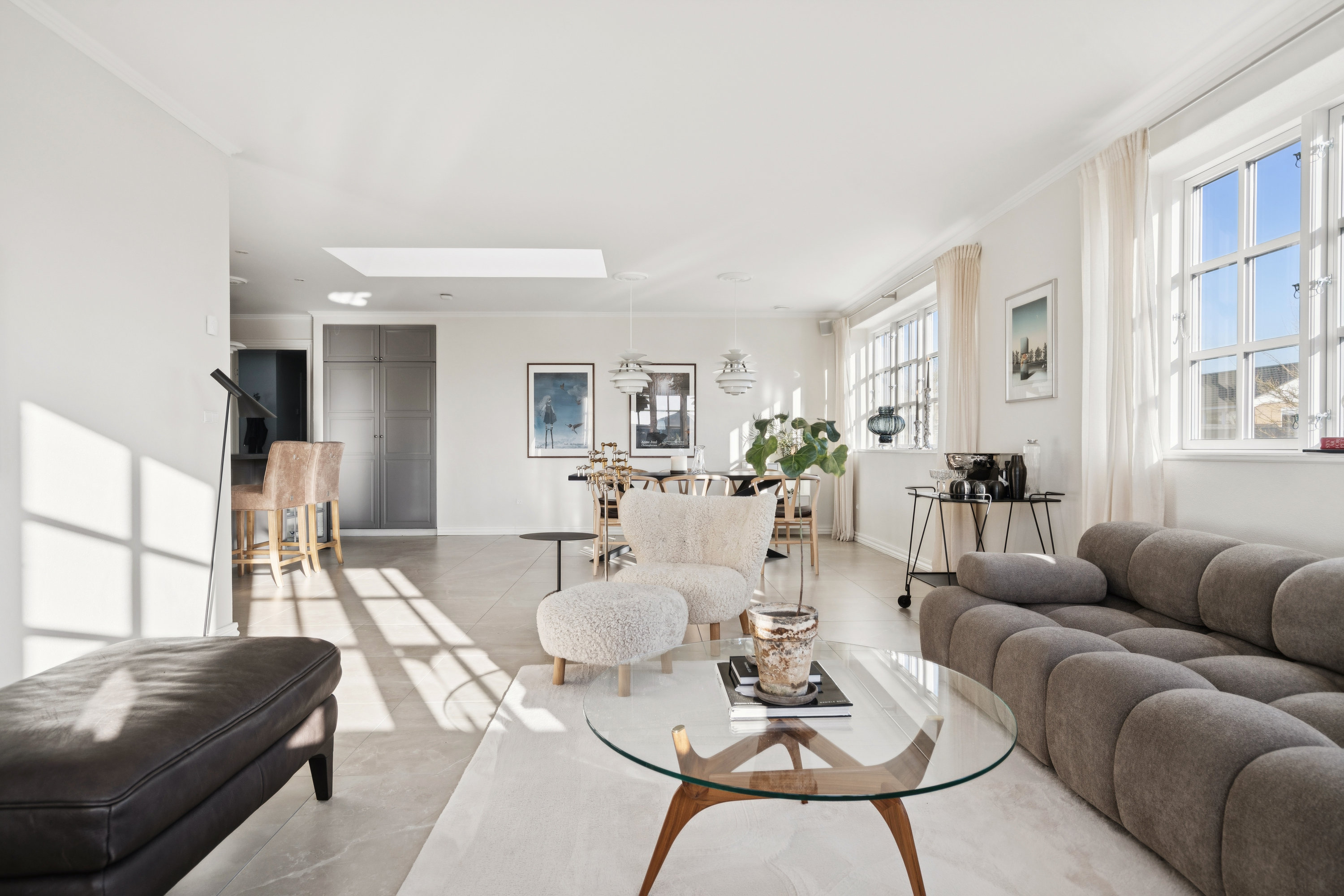 Fremhævet stue billede i fuldskærmstilstand. Billede af Rødkælkevej 2, 9400 Nørresundby