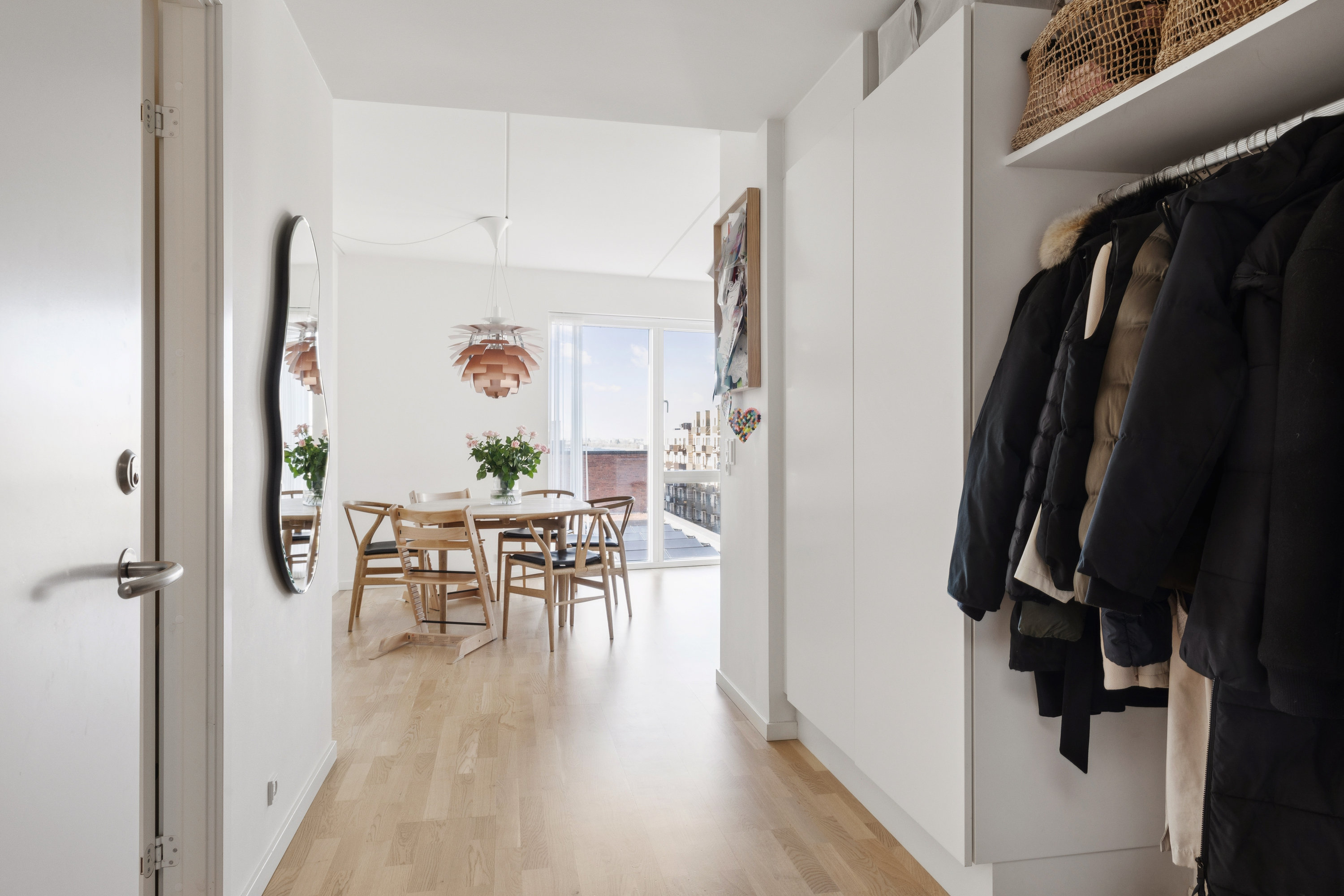 Fremhævet entré billede i fuldskærmstilstand. Billede af Ingrid Marievej 50, 6. tv., 2500 Valby