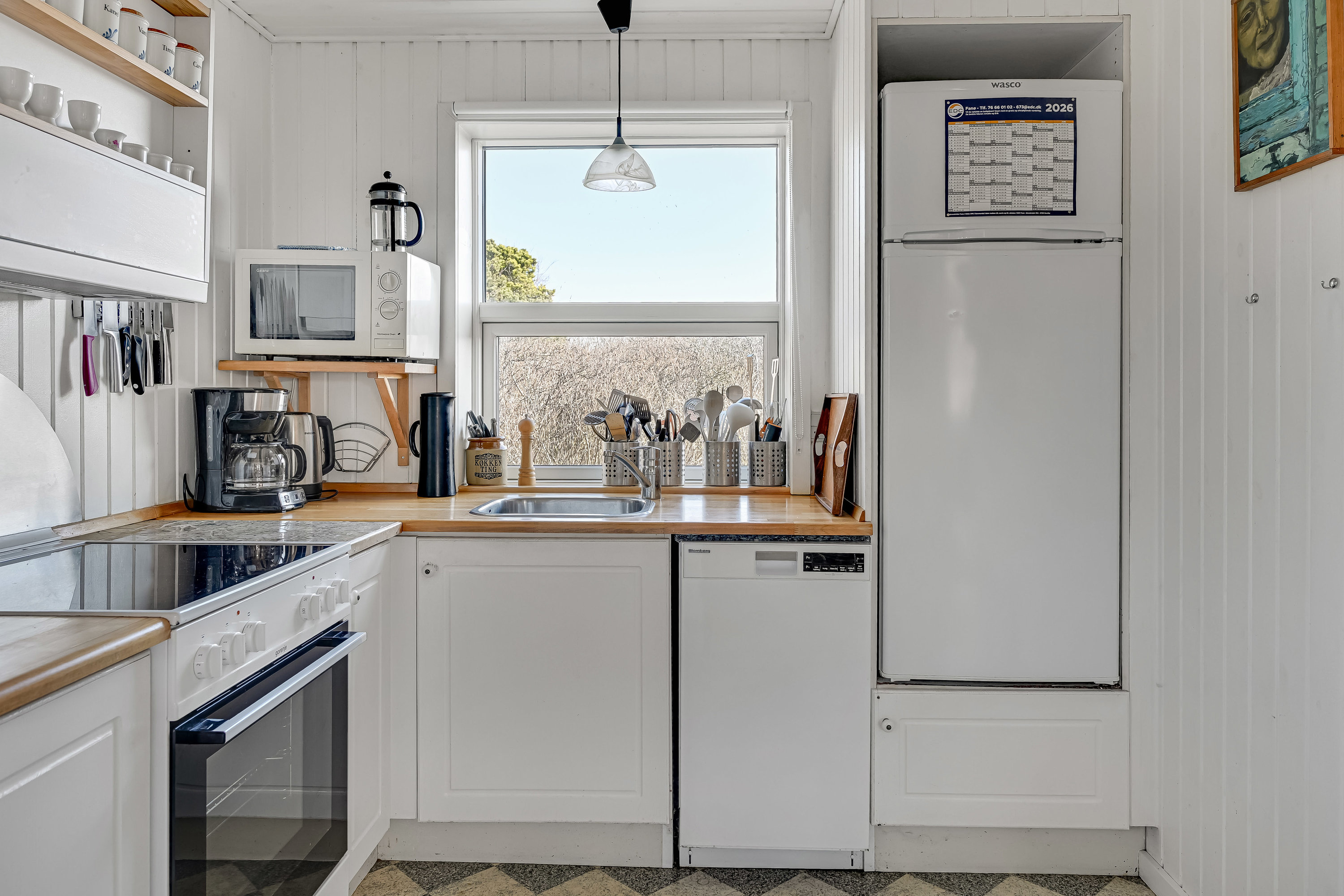 Fremhævet køkken billede i fuldskærmstilstand. Billede af Slunden 54, Rindby Strand, 6720 Fanø