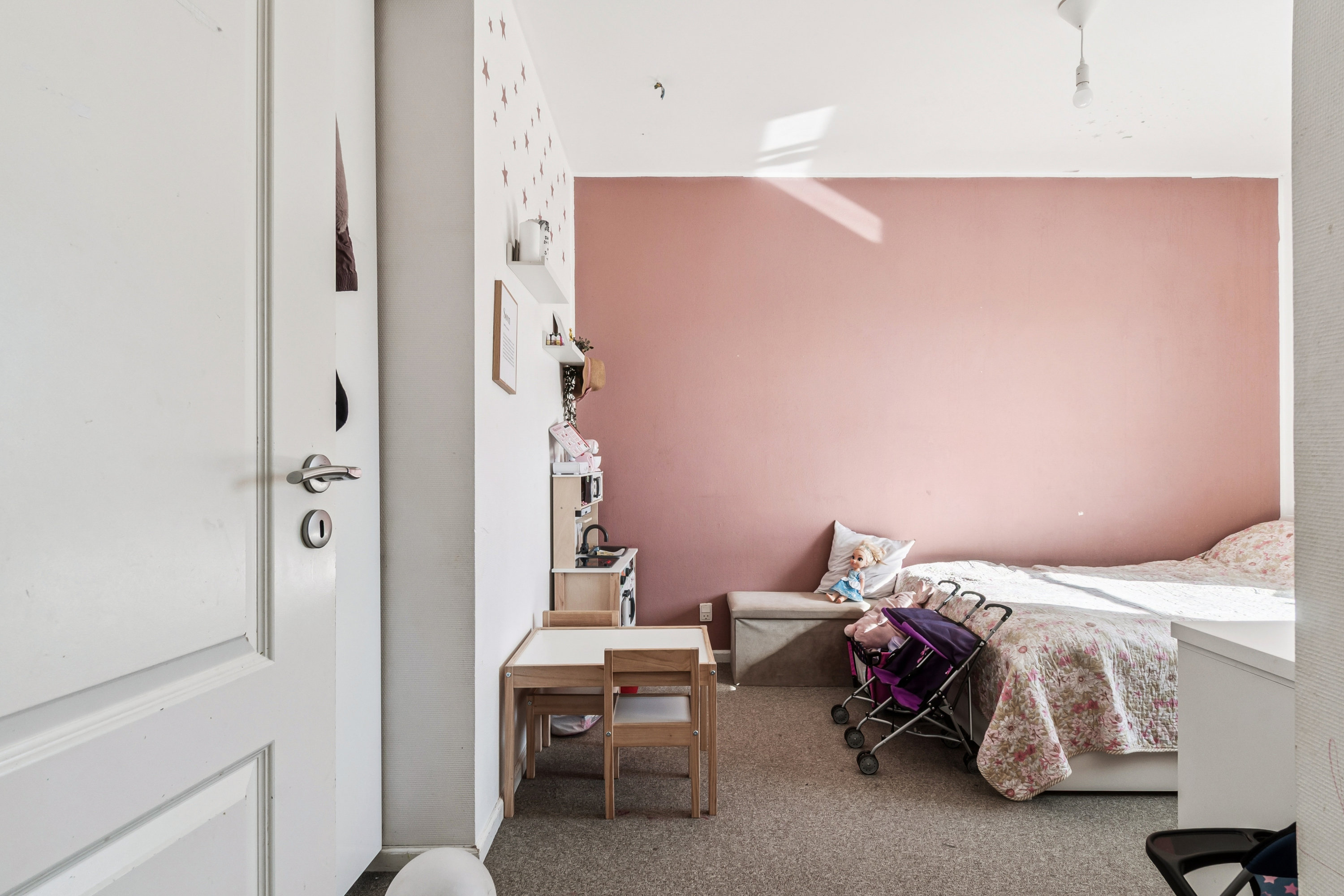 Fremhævet værelse billede i fuldskærmstilstand. Billede af Ingstrup Alle 10B, 2770 Kastrup