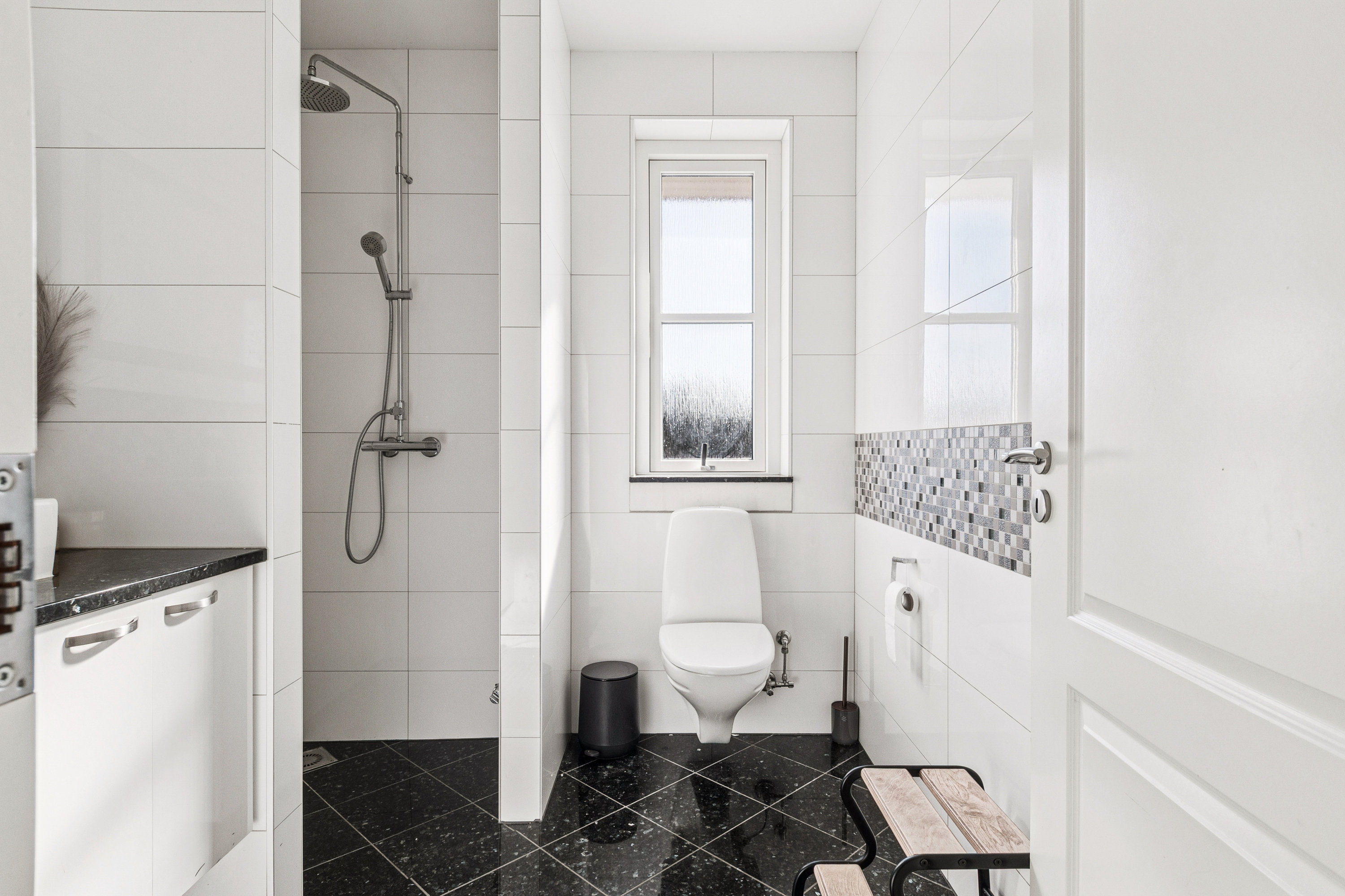 Fremhævet badeværelse billede i fuldskærmstilstand. Billede af Ingstrup Alle 10B, 2770 Kastrup