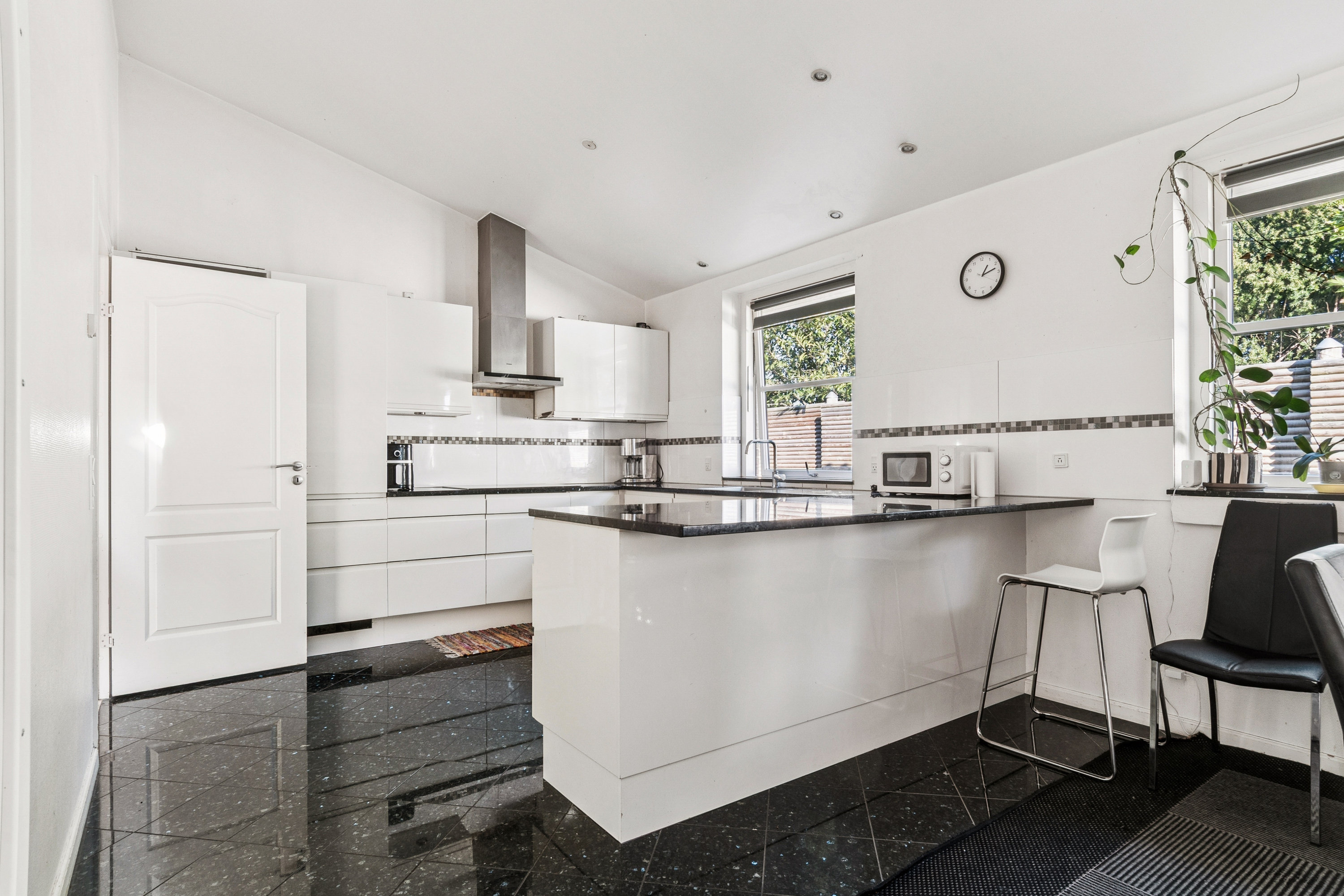 Fremhævet køkken billede i fuldskærmstilstand. Billede af Ingstrup Alle 10B, 2770 Kastrup