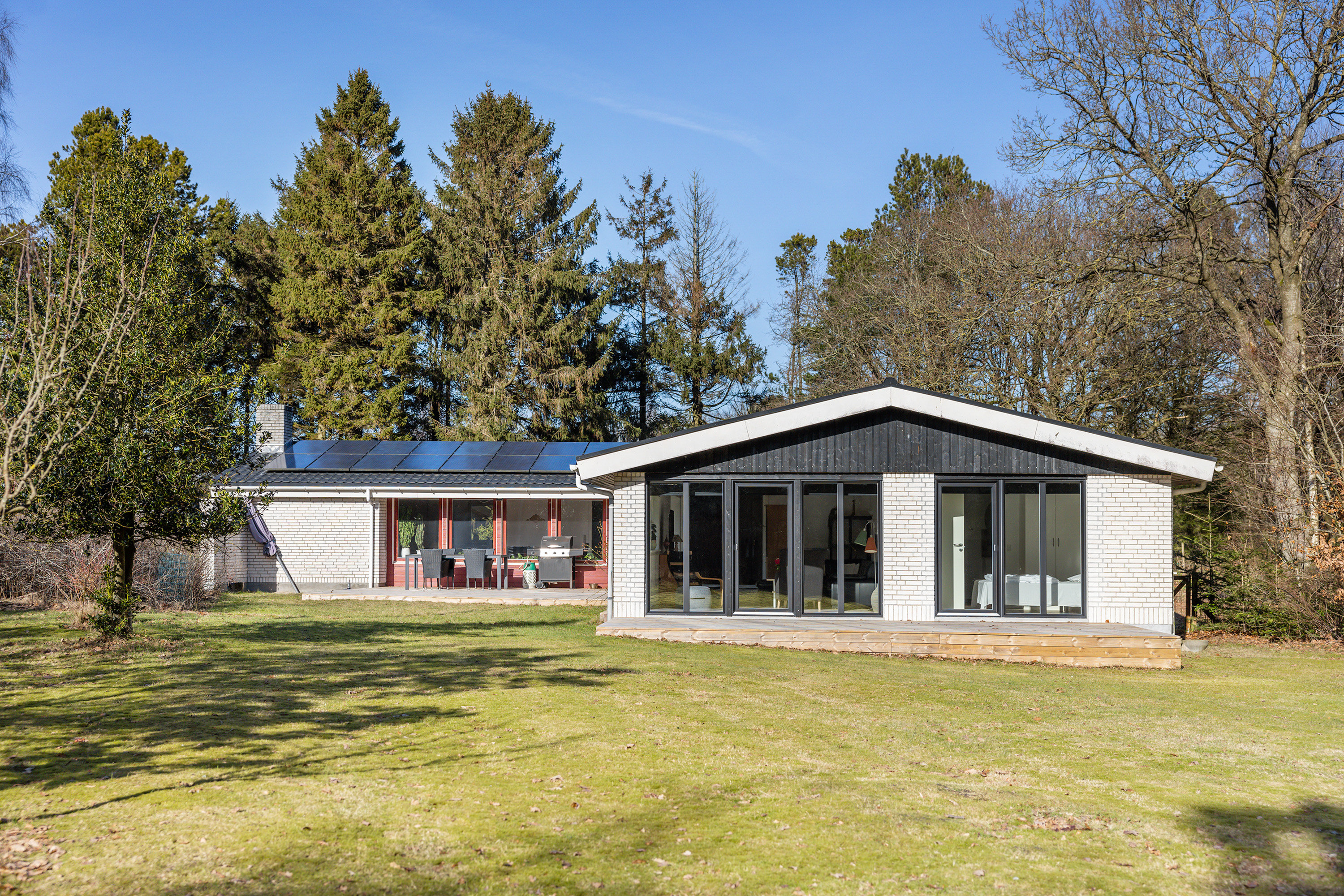 Fremhævet facade billede i fuldskærmstilstand. Billede af Slåenvej 10, Sulbæk, 9900 Frederikshavn