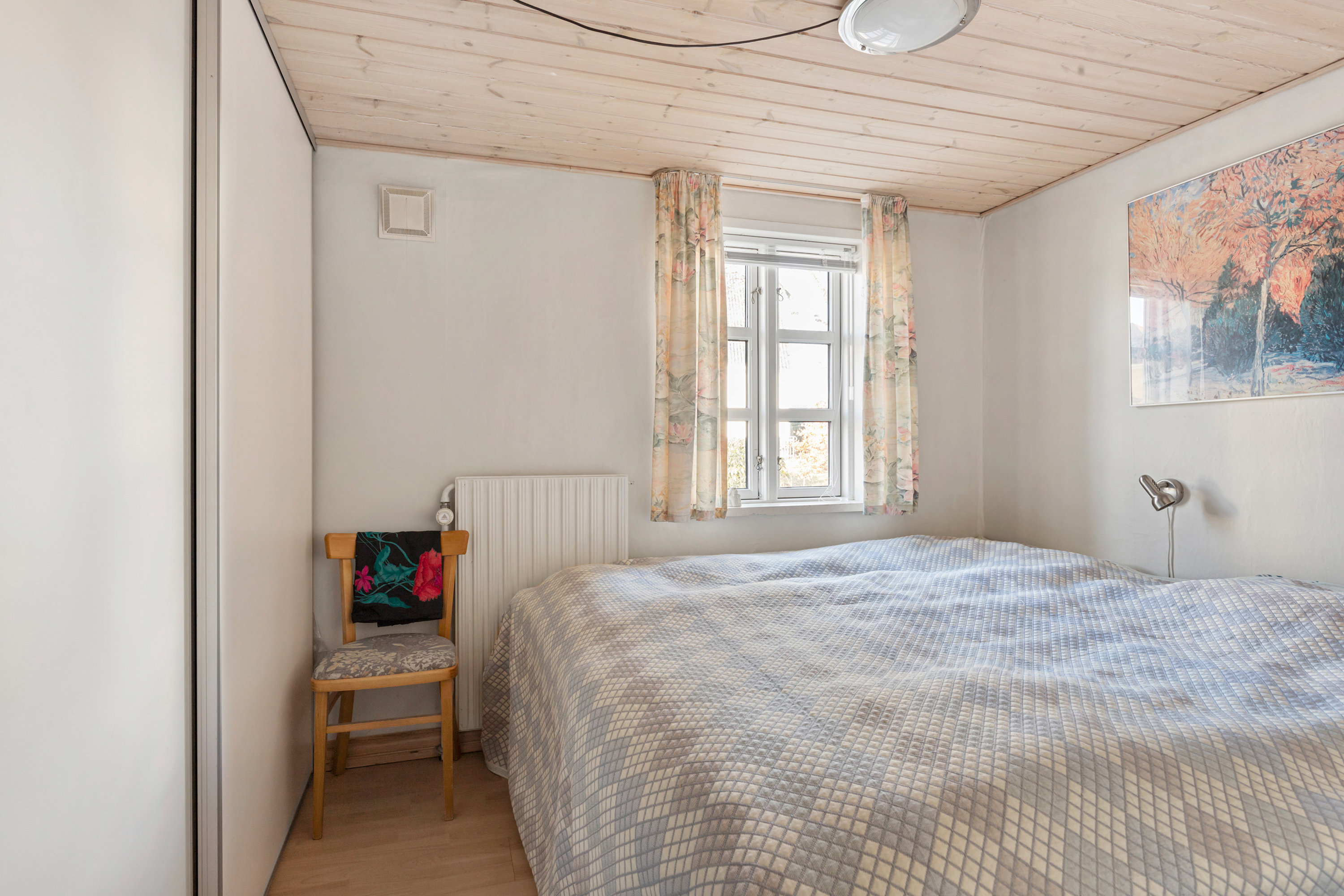 Fremhævet soveværelse billede i fuldskærmstilstand. Billede af Nibevej 12, 9600 Aars