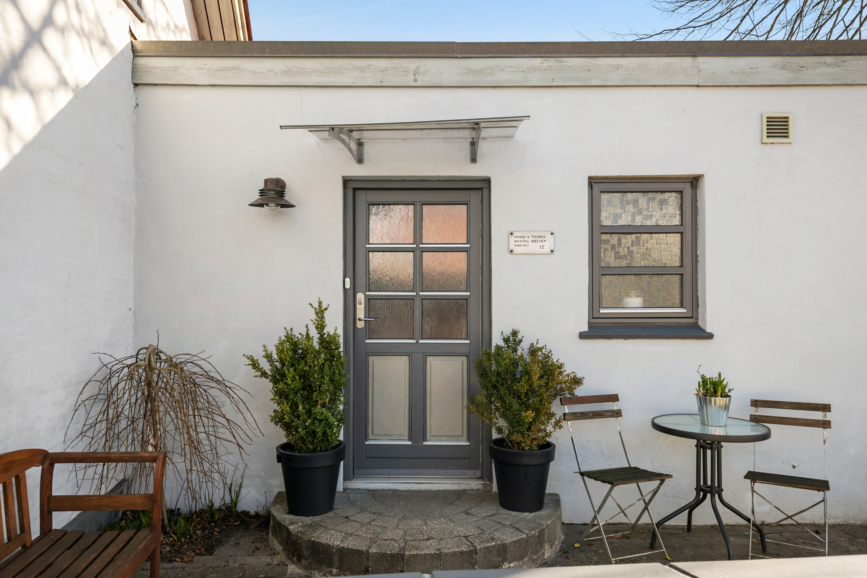 Fremhævet facade billede i fuldskærmstilstand. Billede af Nibevej 12, 9600 Aars