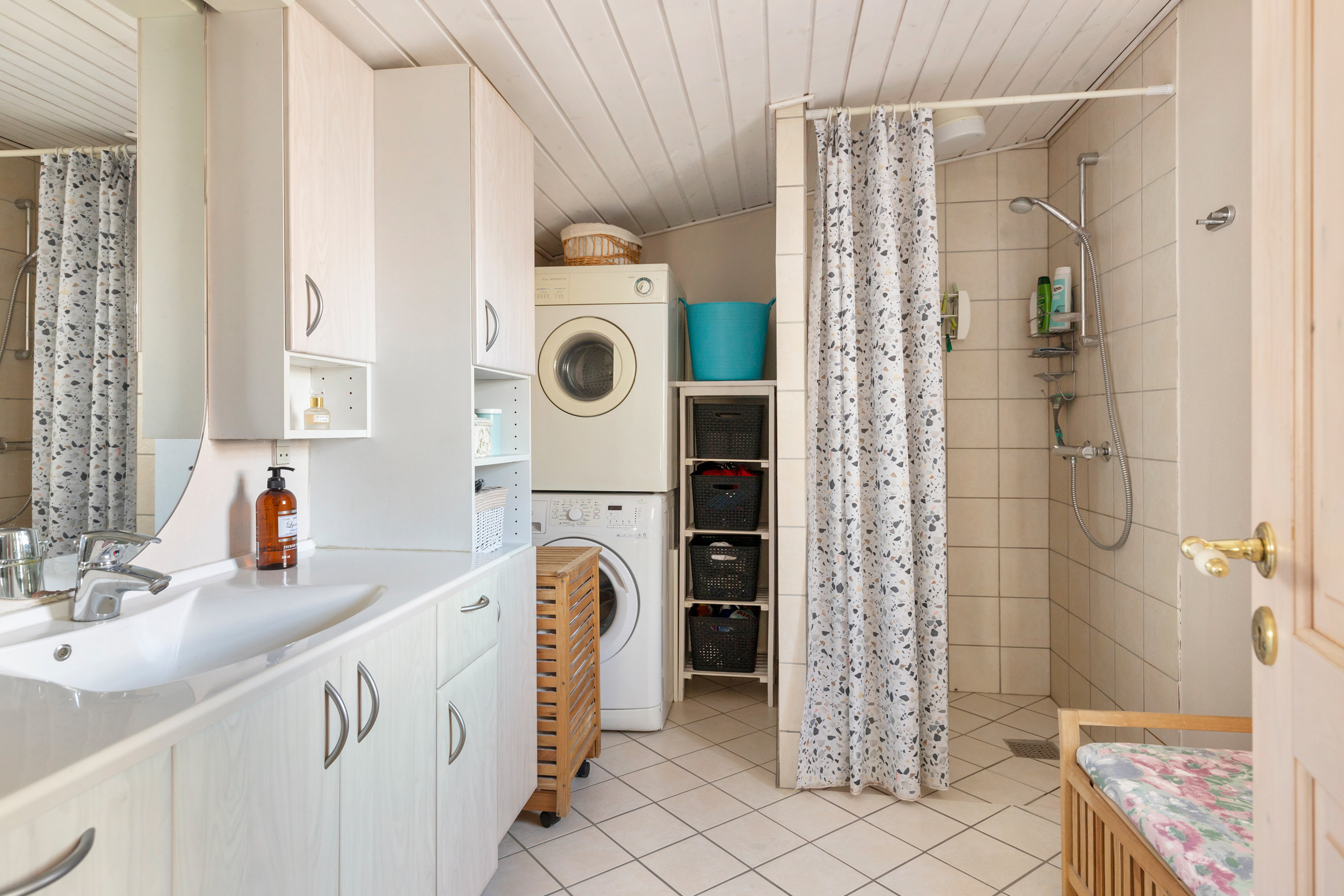 Fremhævet badeværelse billede i fuldskærmstilstand. Billede af Nibevej 12, 9600 Aars