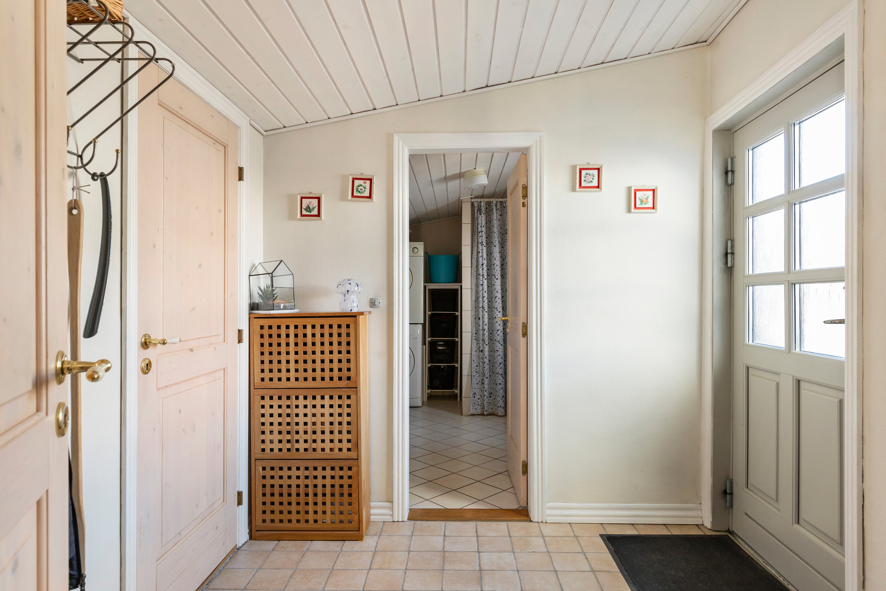 Fremhævet gang billede i fuldskærmstilstand. Billede af Nibevej 12, 9600 Aars