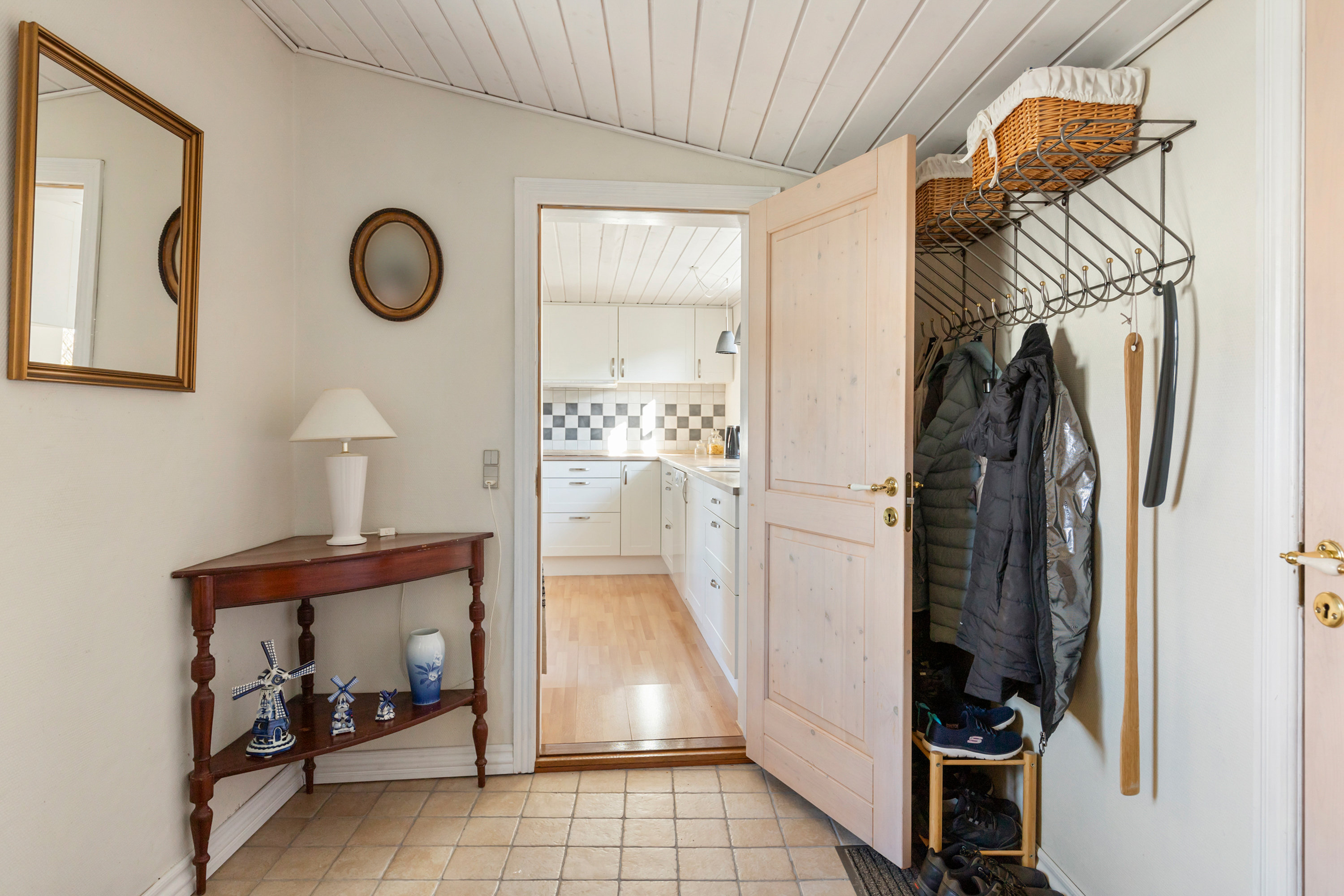 Fremhævet entré billede i fuldskærmstilstand. Billede af Nibevej 12, 9600 Aars